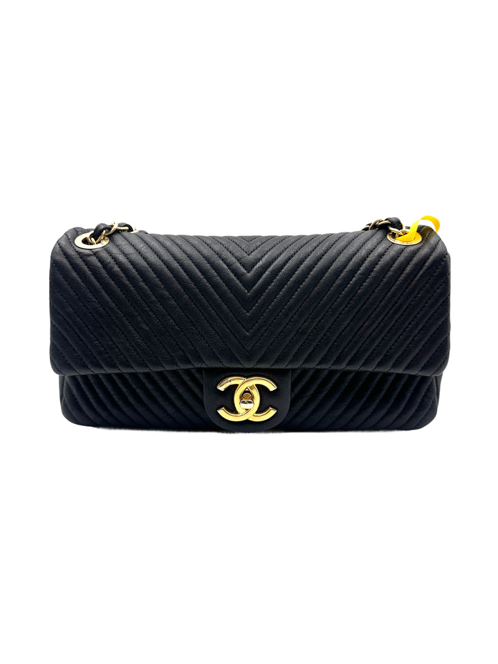 Chanel Chevron Calfskin Surpique Seasonal Flap Black (18***09) CC780