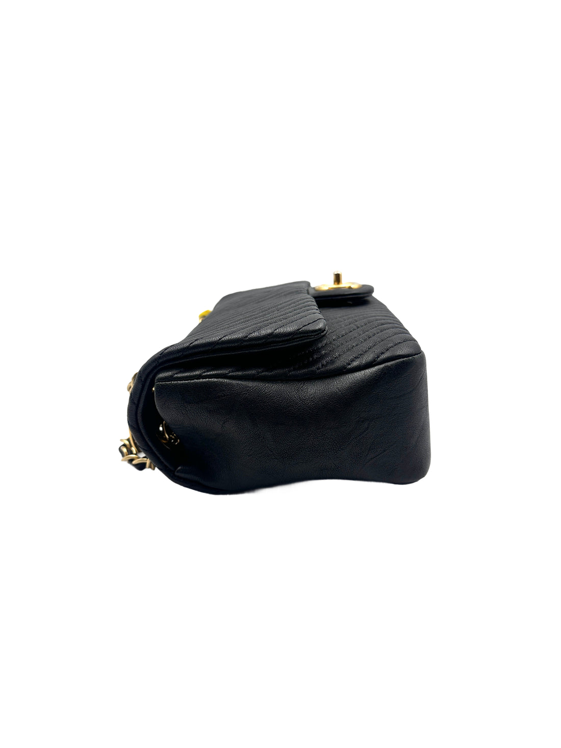 Chanel Chevron Calfskin Surpique Seasonal Flap Black (18***09) CC780