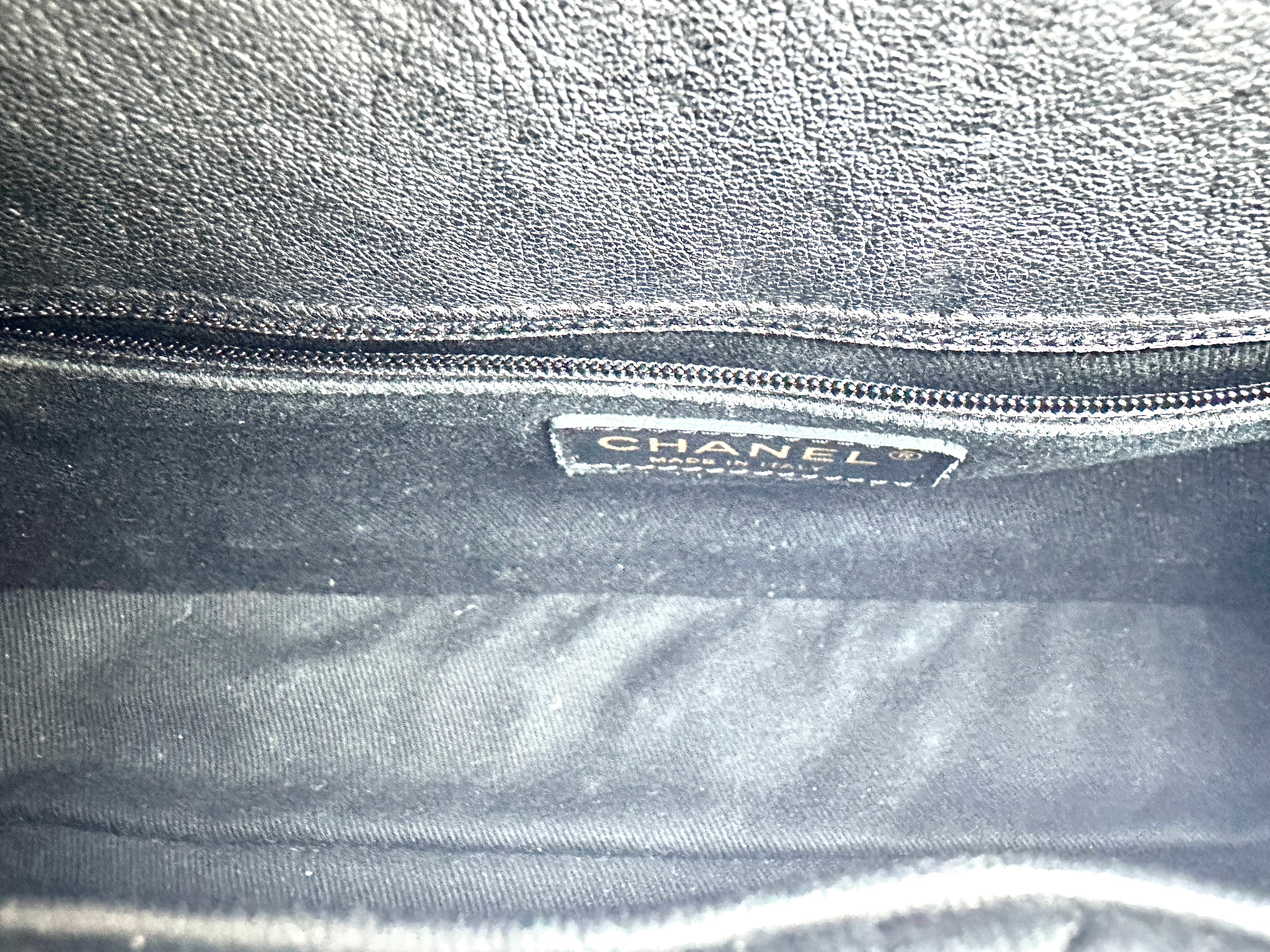 Chanel Chevron Calfskin Surpique Seasonal Flap Black (18***09) CC780