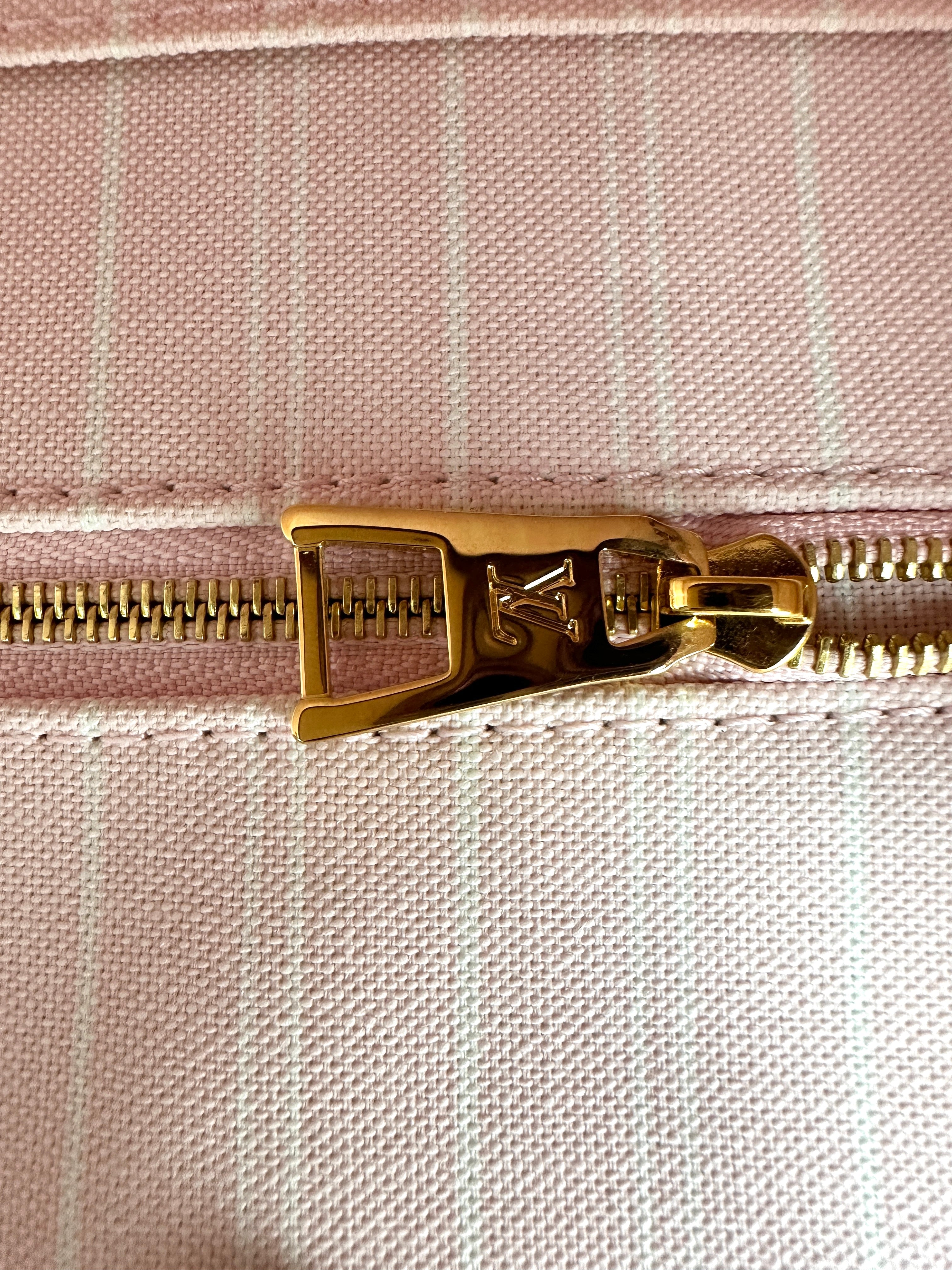Louis Vuitton Monogram OntheGo Giant Pink/Blue/Yellow LV1339