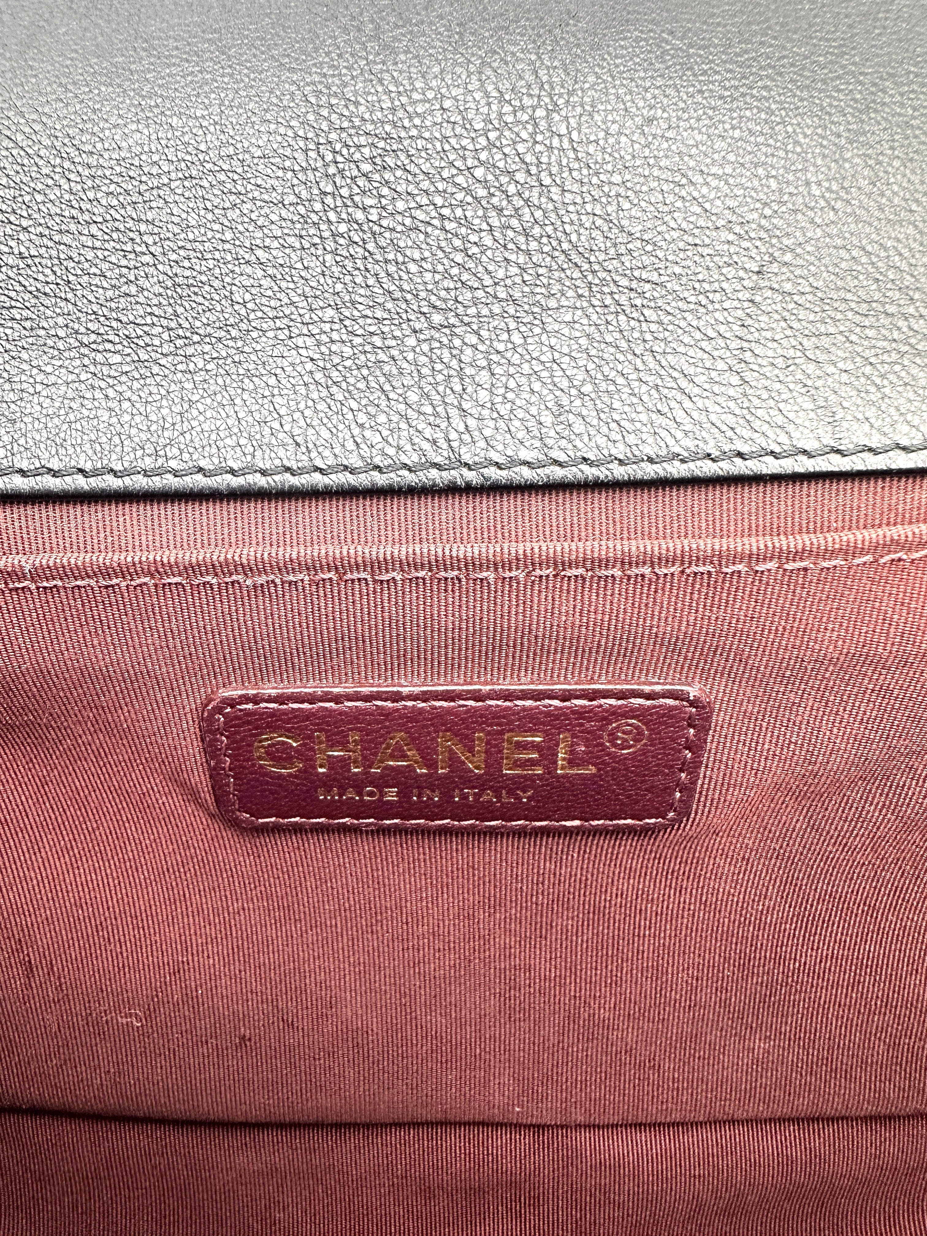 Chanel Rabbit Fur Medium Boy Black (21***60) CC775