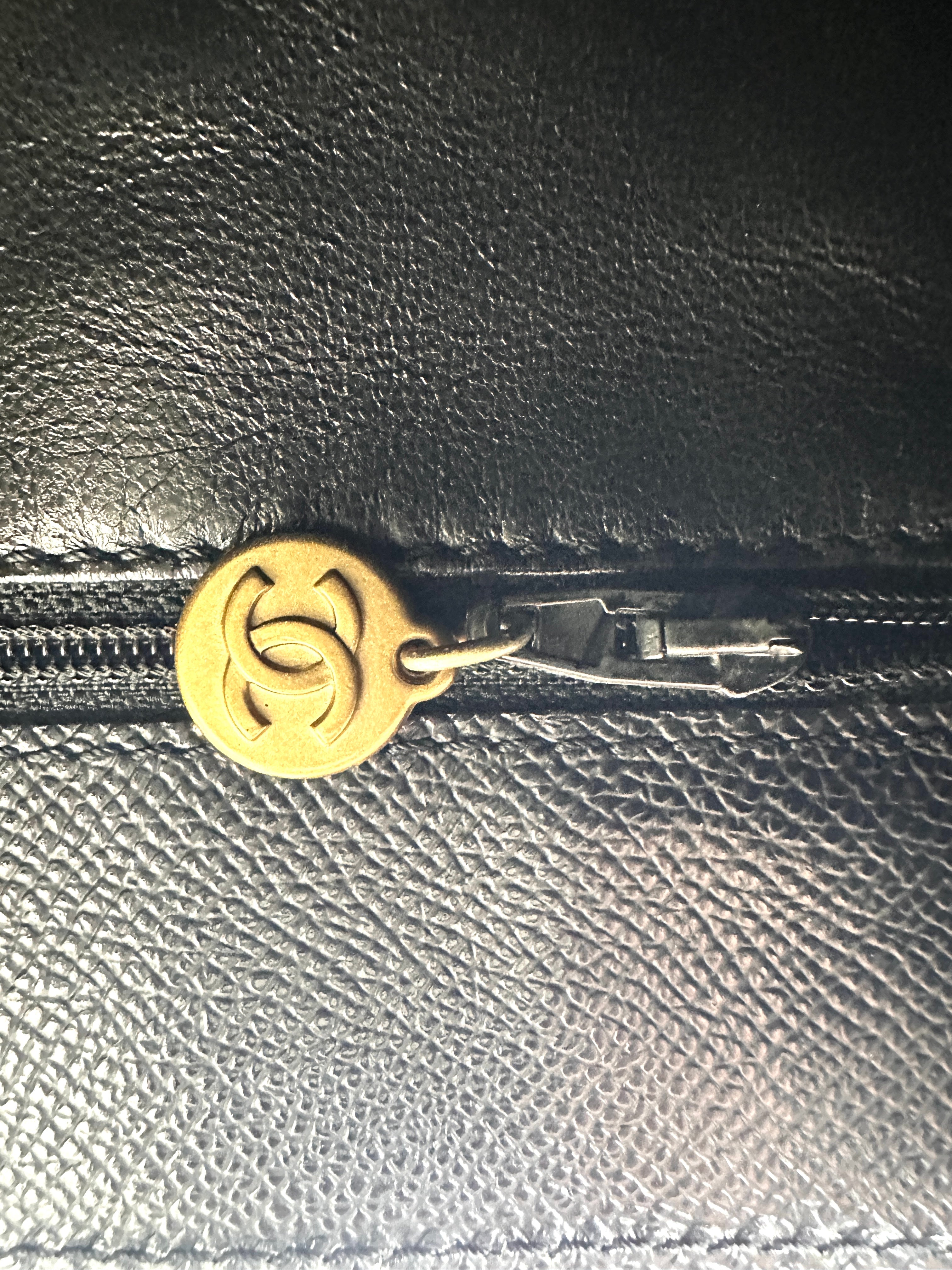Chanel Caviar Logo Tote black (55***18) CC815