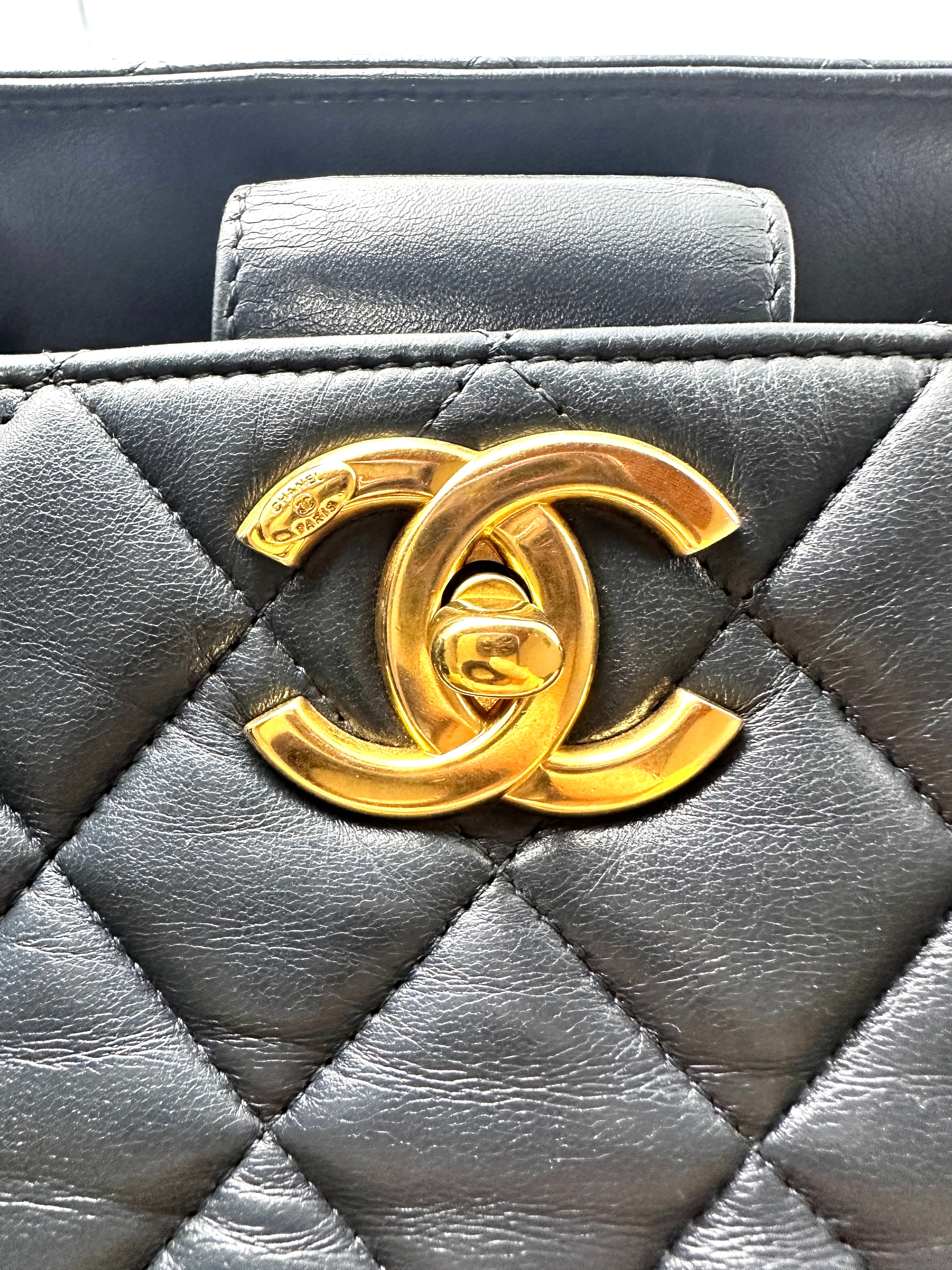 Chanel Quilted Lambskin Pin Tuck Tote bag (20***86) CC883