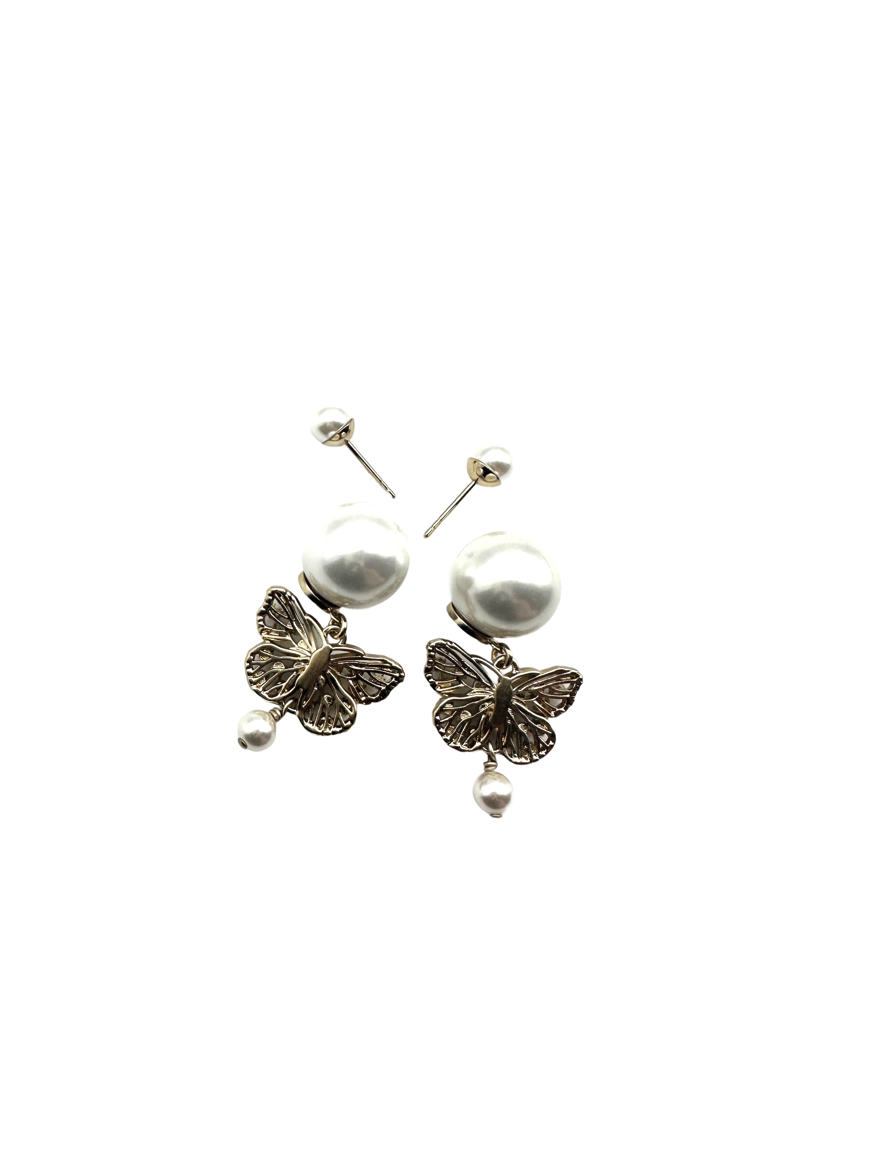 Dior Tribales  Butterfly Earrings withWhite Resin Pearls and Gold-Finished DOJE06