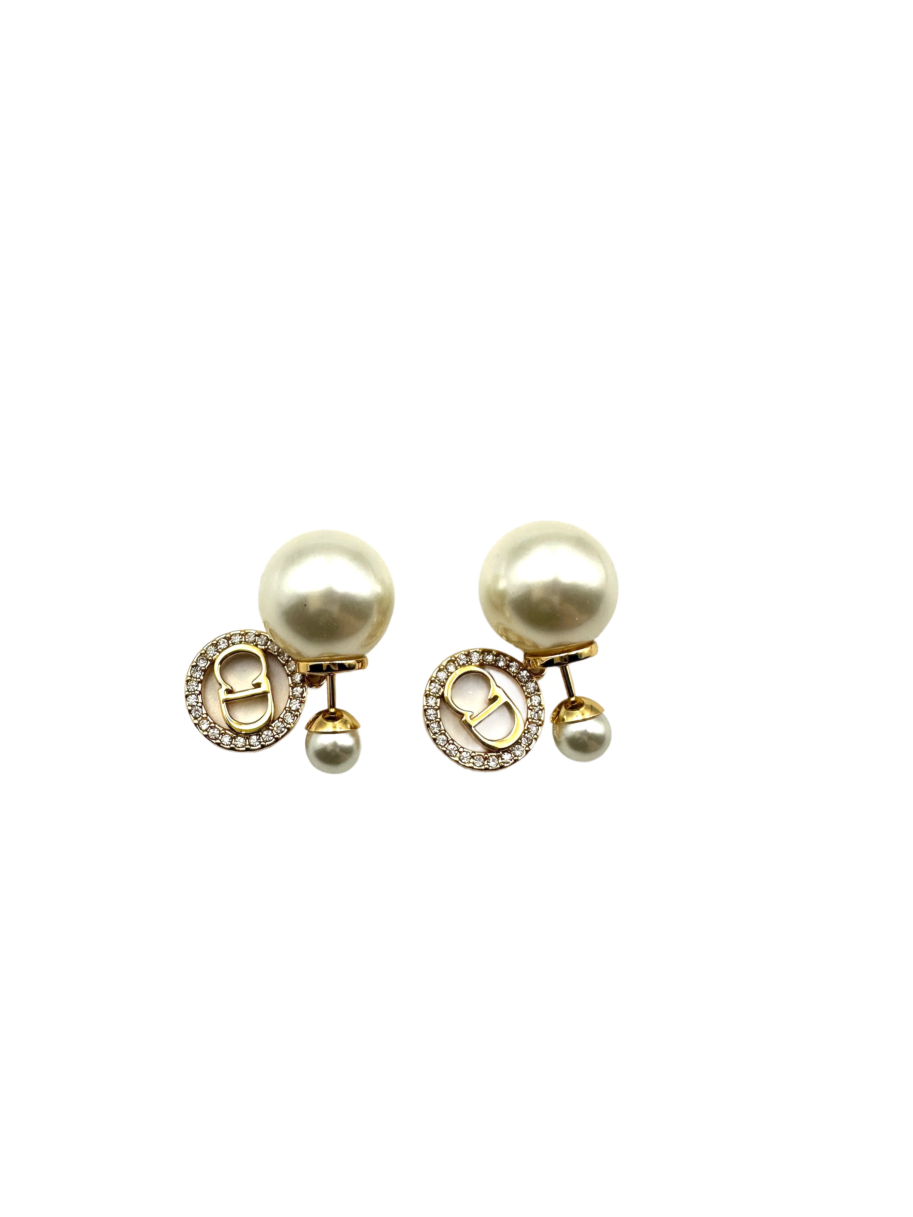 Dior Pearl Earrings with CD Logo DOJE07