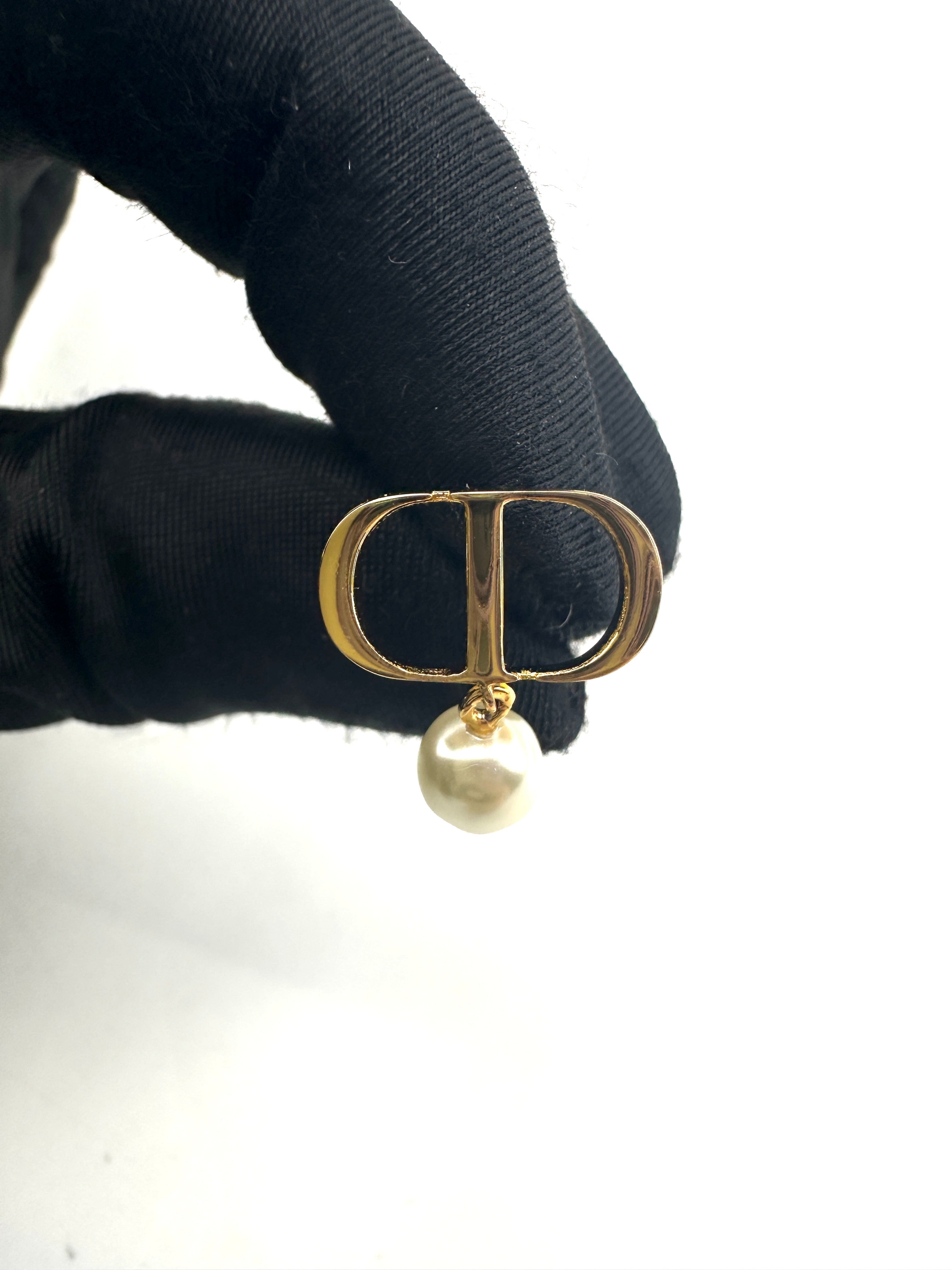 Dior Metal Petit CD Earrings with White Resin Pearls DOJE09