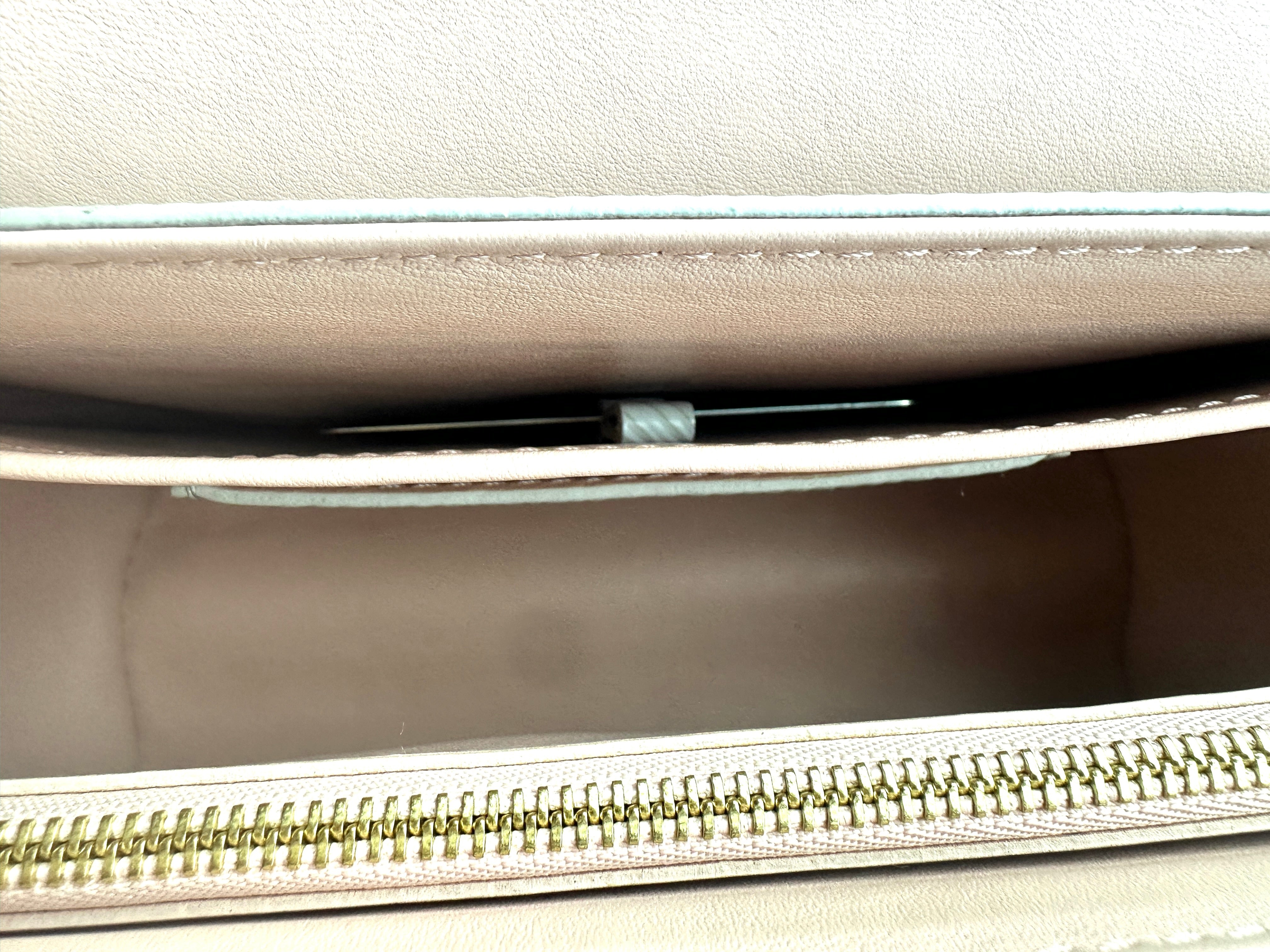Louis Vuitton Twist Medium Light Gray Wavy Pattern Bag LV1396