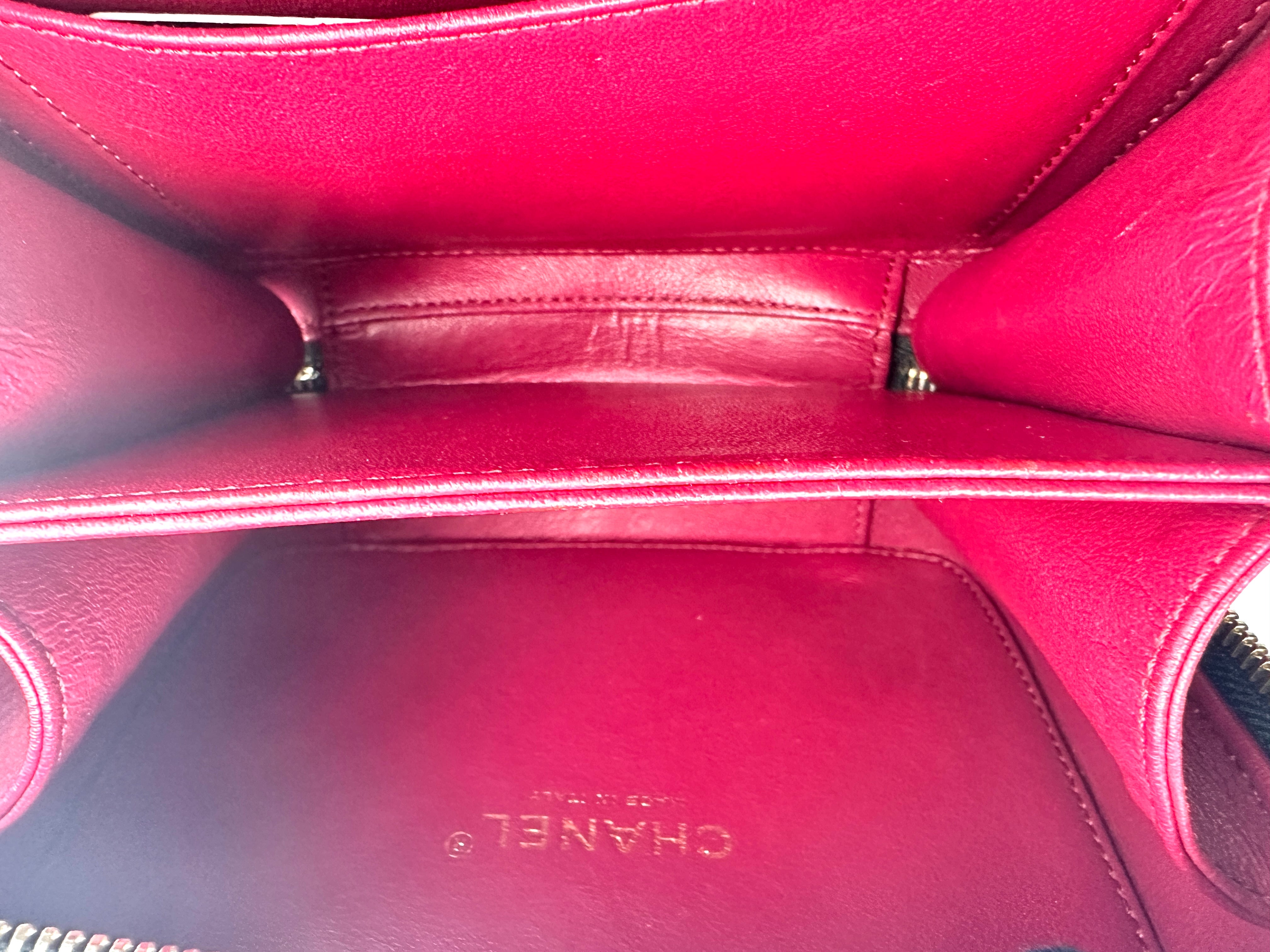 Chanel Vanity Case Small Size Lychee-Pattern Camera Bag Black Gold  (28***64) CC900