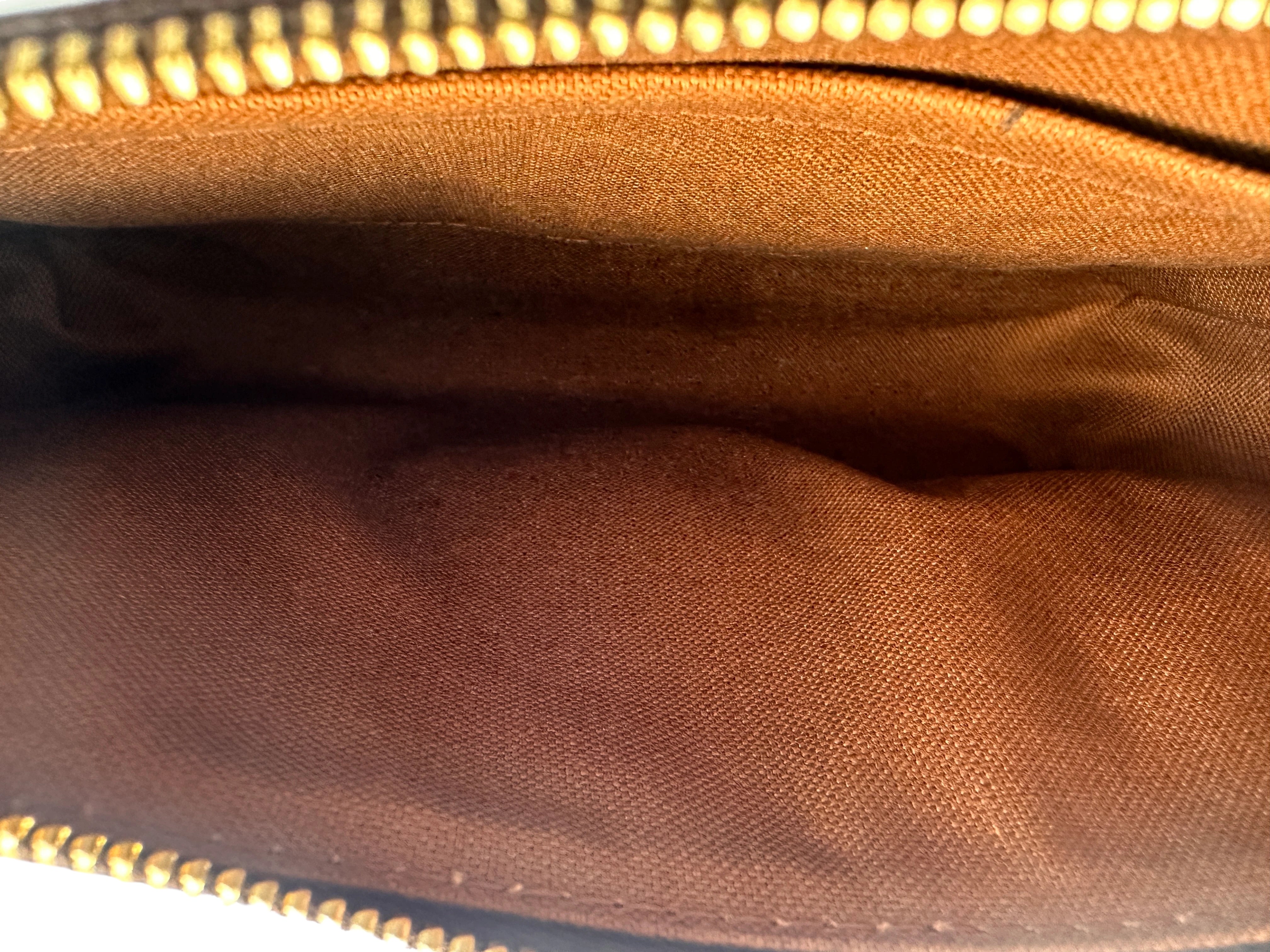 Louis Vuitton Monogram Canvas MB0250 Pochette Accessoires LVPO