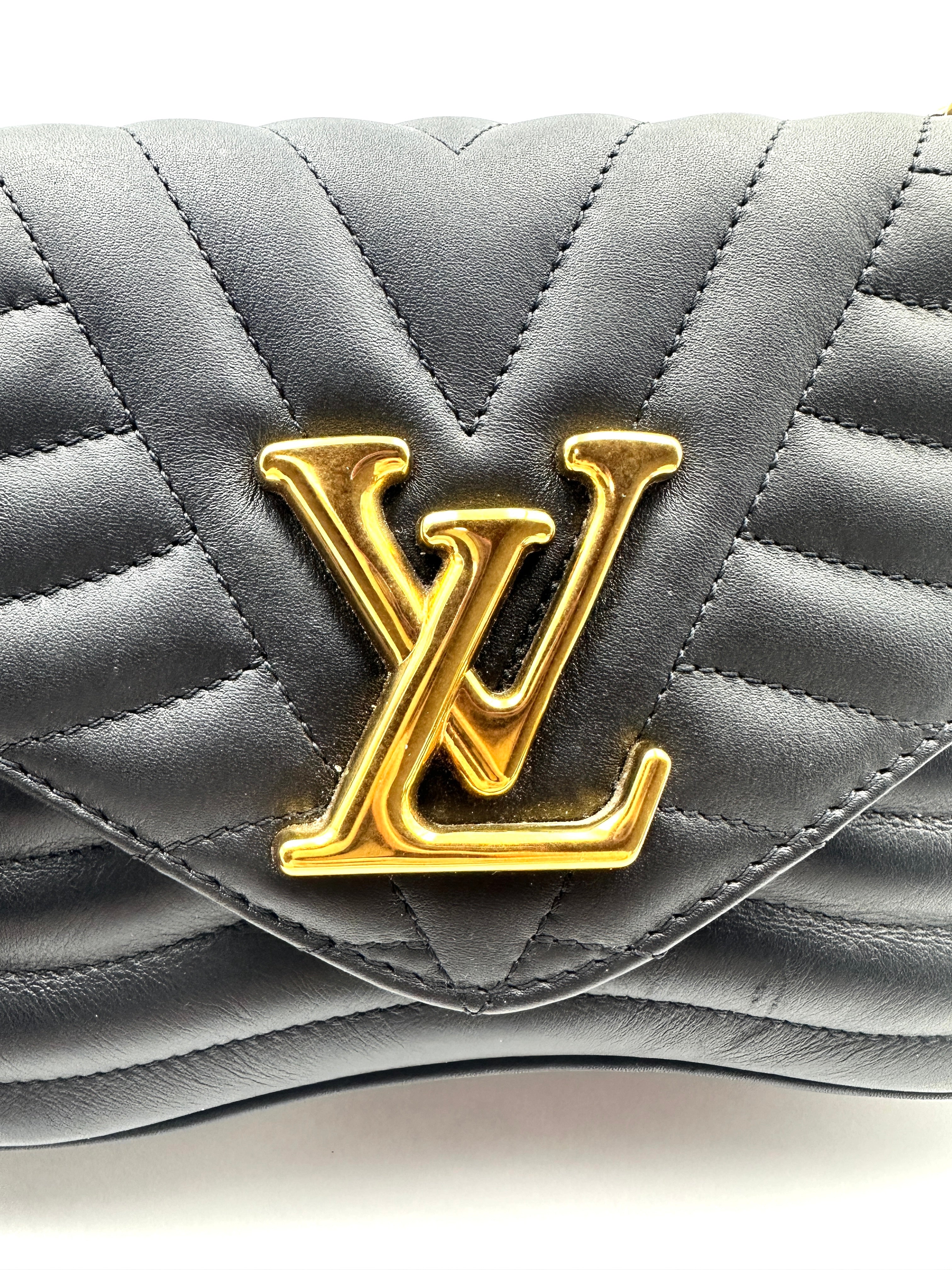 Louis Vuitton/LV NewWave Medium Hip Bag LV1402
