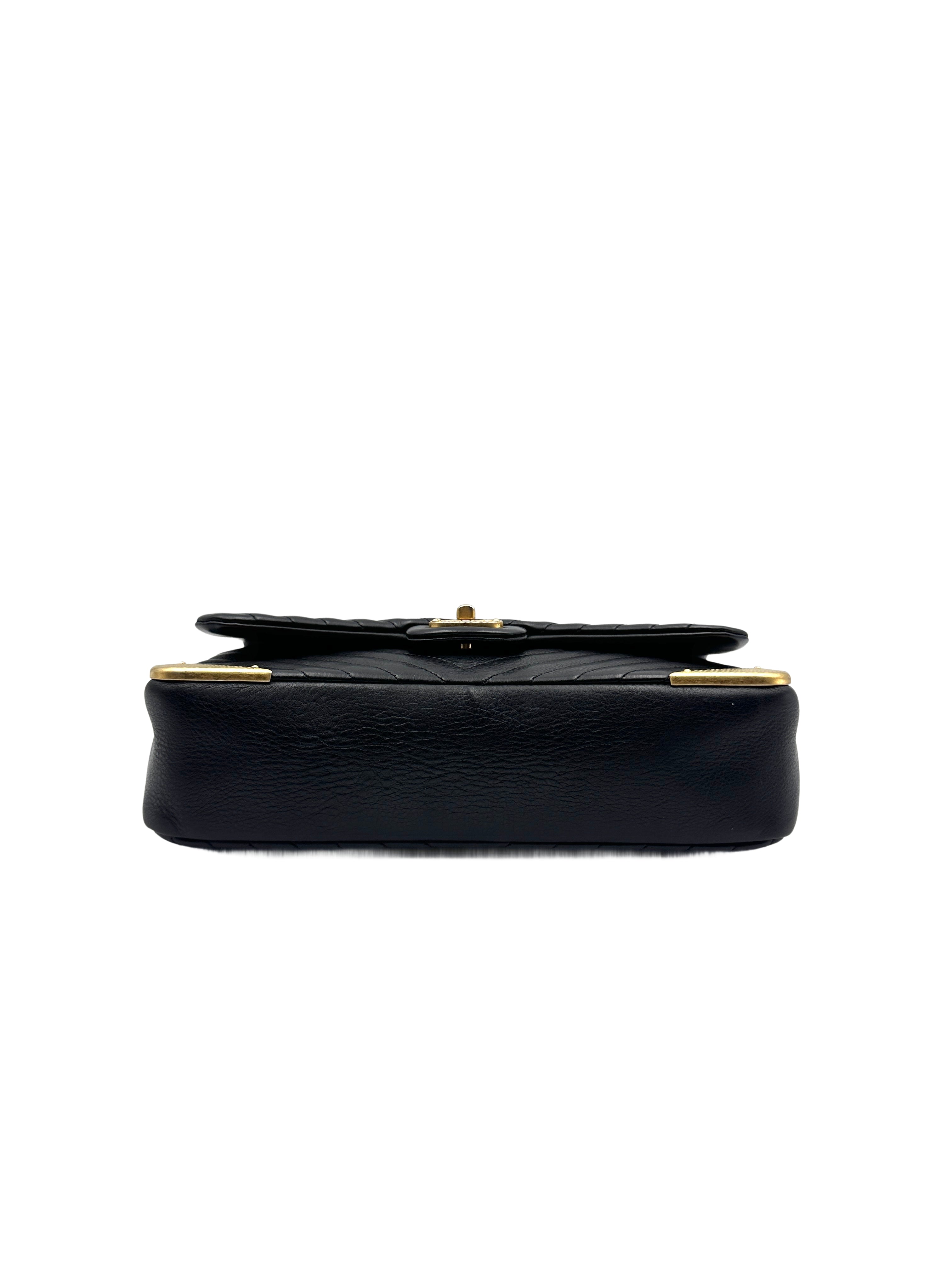 Chanel Classic Flap (CF) Shoulder/Crossbody Bag  Black(25***25) CC908