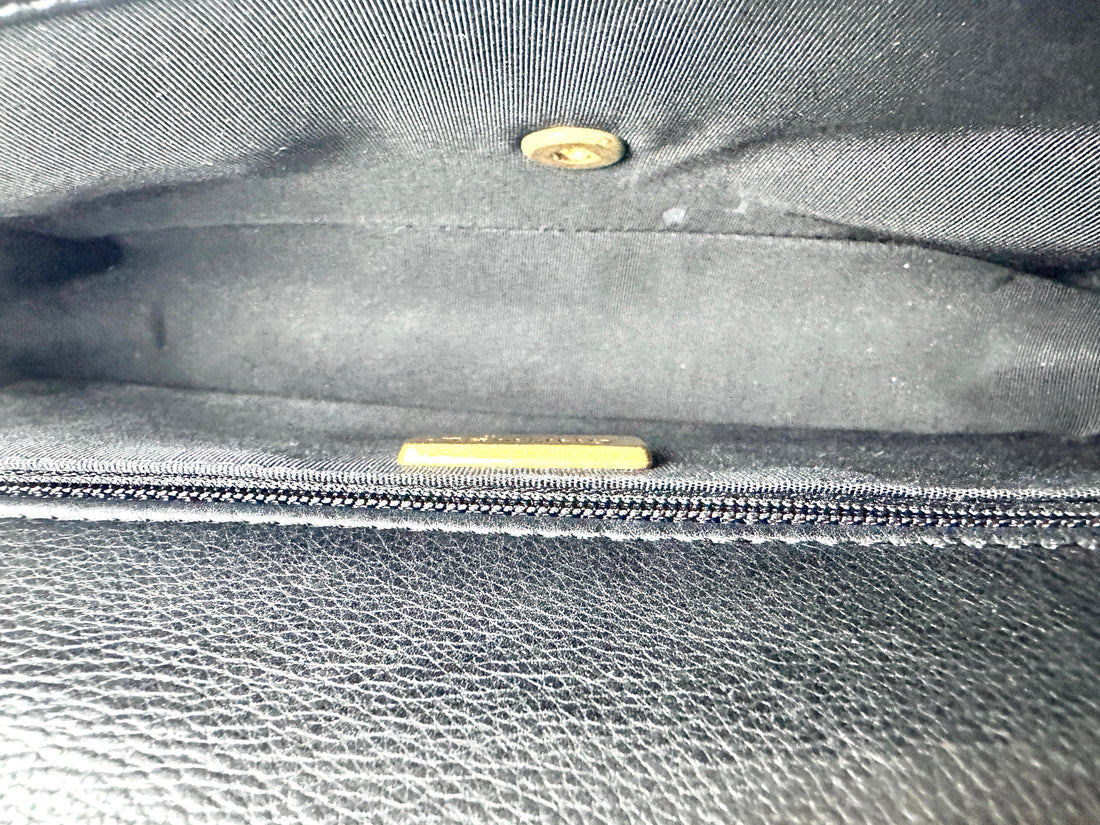 Chanel Classic Flap (CF) Shoulder/Crossbody Bag  Black(25***25) CC908