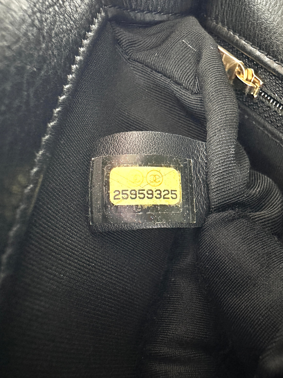 Chanel Classic Flap (CF) Shoulder/Crossbody Bag  Black(25***25) CC908