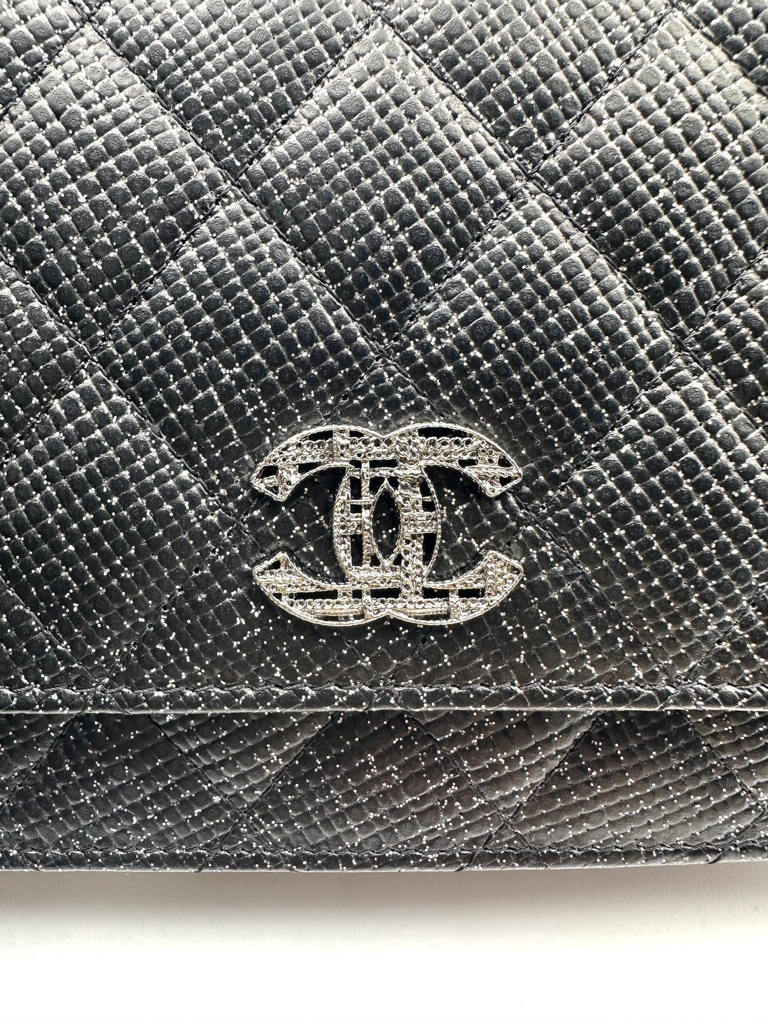 Chanel Micro-Shimmer Pearl Starry Sky Caviar Grain Calfskin WOC Chain Bag (18***66) CC924