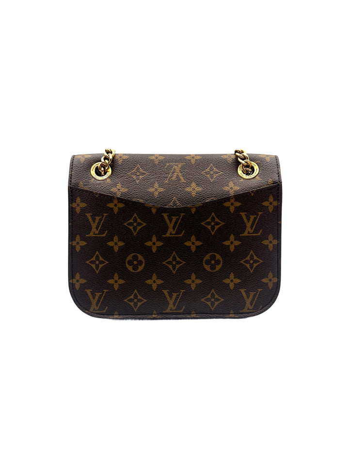 Louis Vuitton Vintage Passy Monogram Chain Bag LV1419