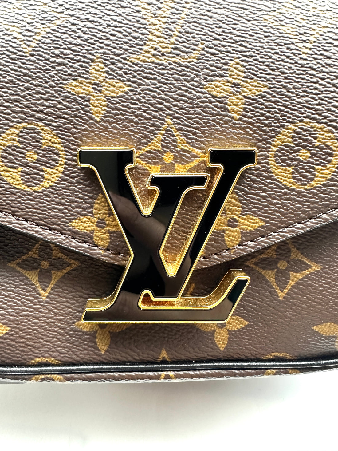 Louis Vuitton Vintage Passy Monogram Chain Bag LV1419