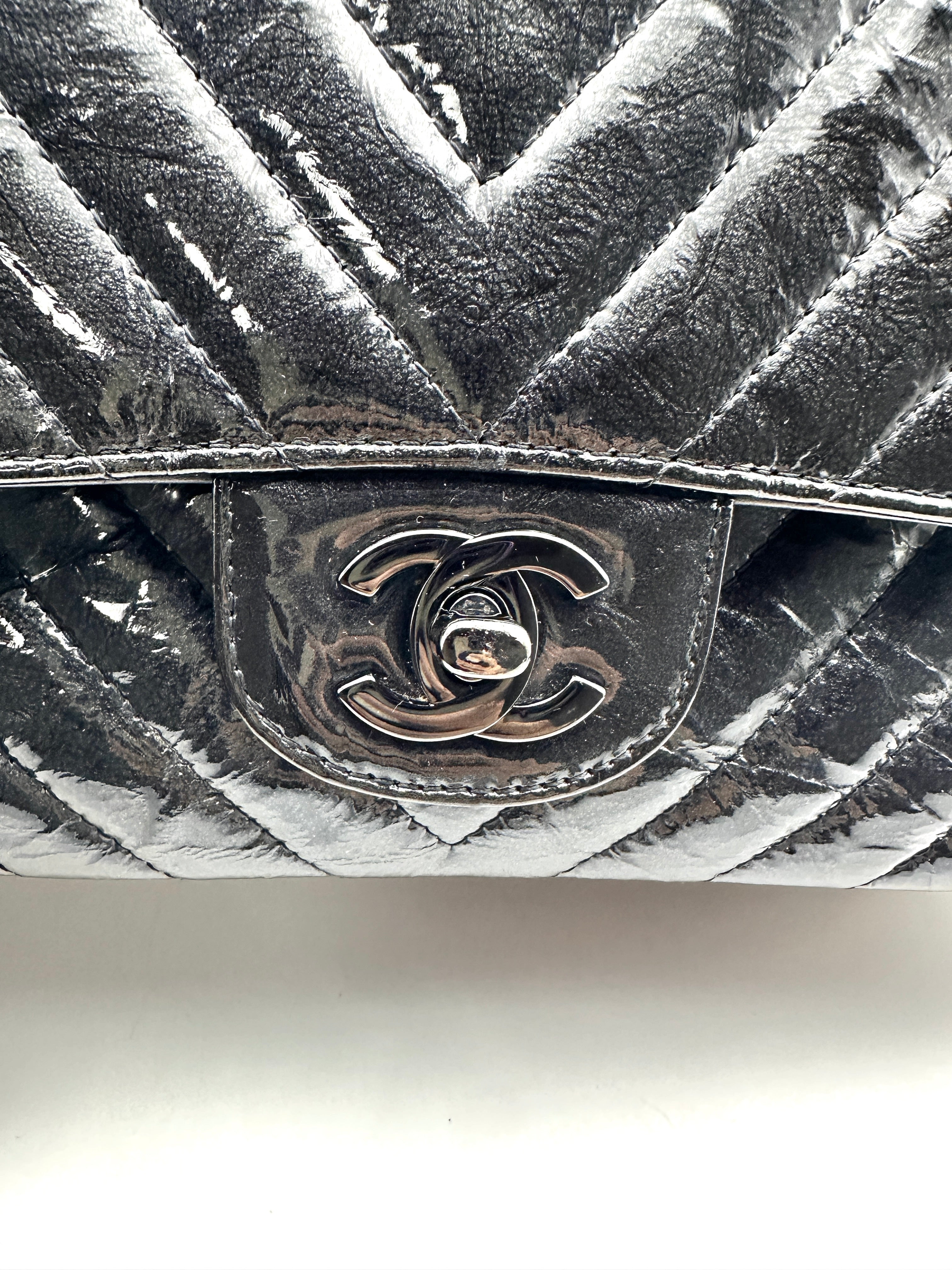 Chanel CF So Black V-Stitch Cowhide Bag (25***17) CC923