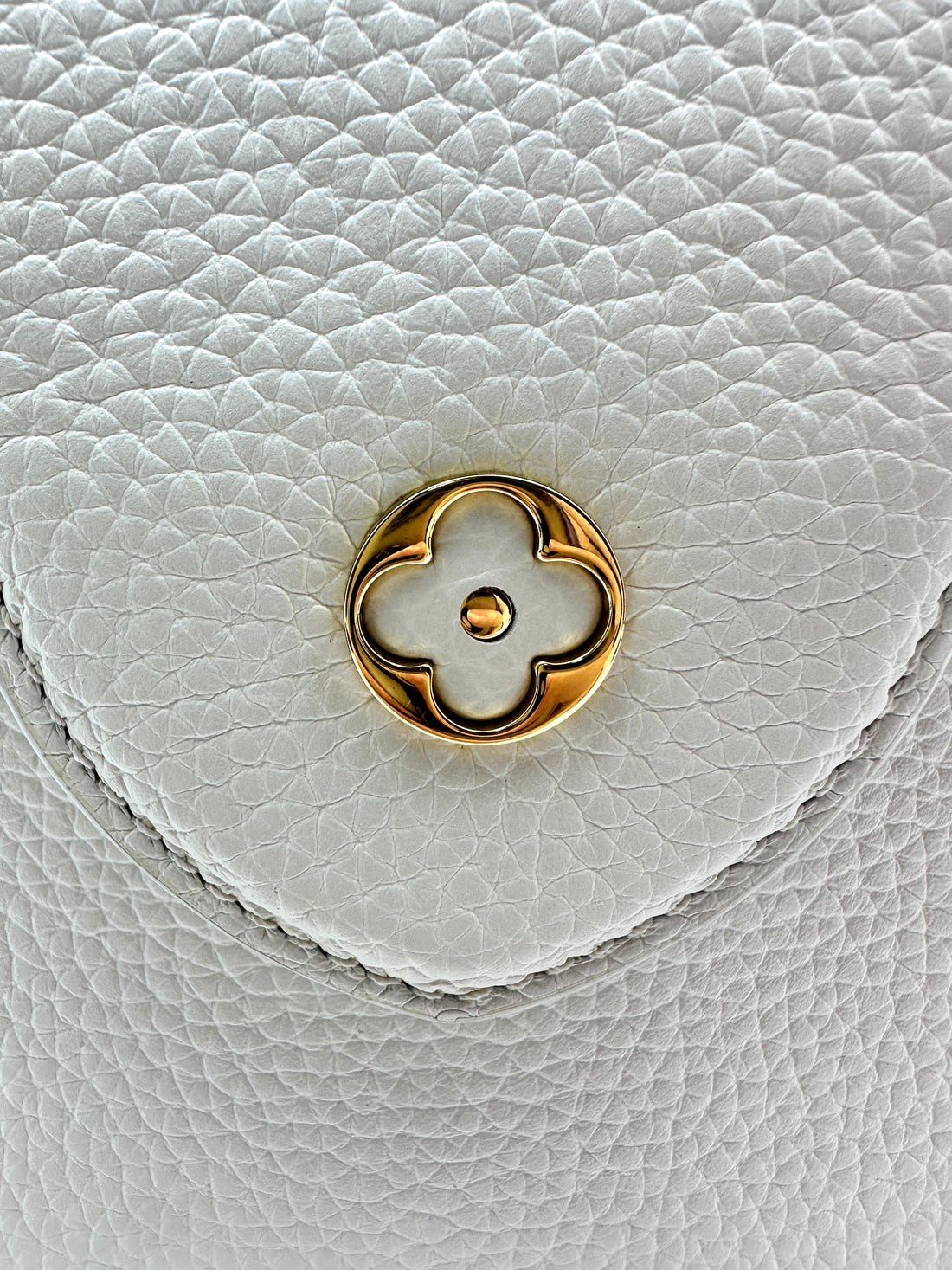Louis Vuitton Capucines BB White Grained Calfskin Bag with Pink Gradient Enamel Handle LV1427