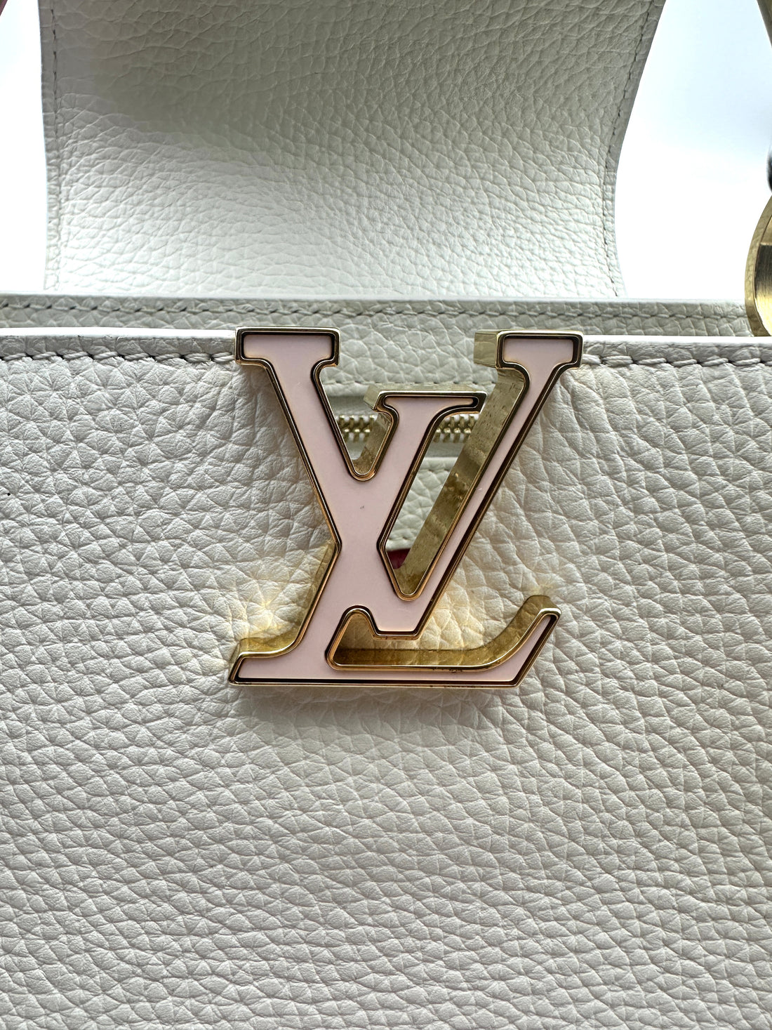 Louis Vuitton Capucines BB White Grained Calfskin Bag with Pink Gradient Enamel Handle LV1427