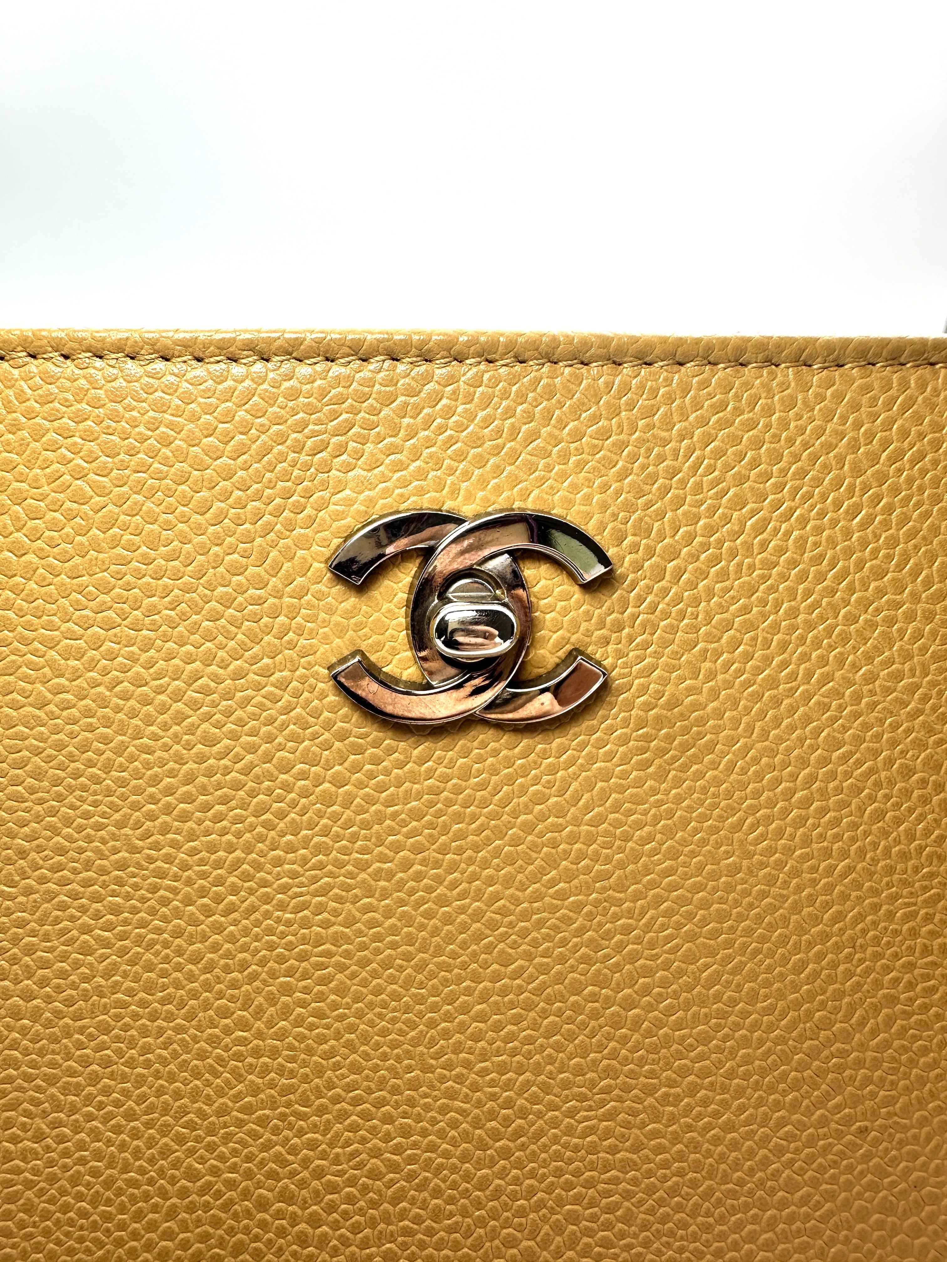 Chanel Caviar Mademoiselle Chain Tote Bag Camel (62***17) CC937
