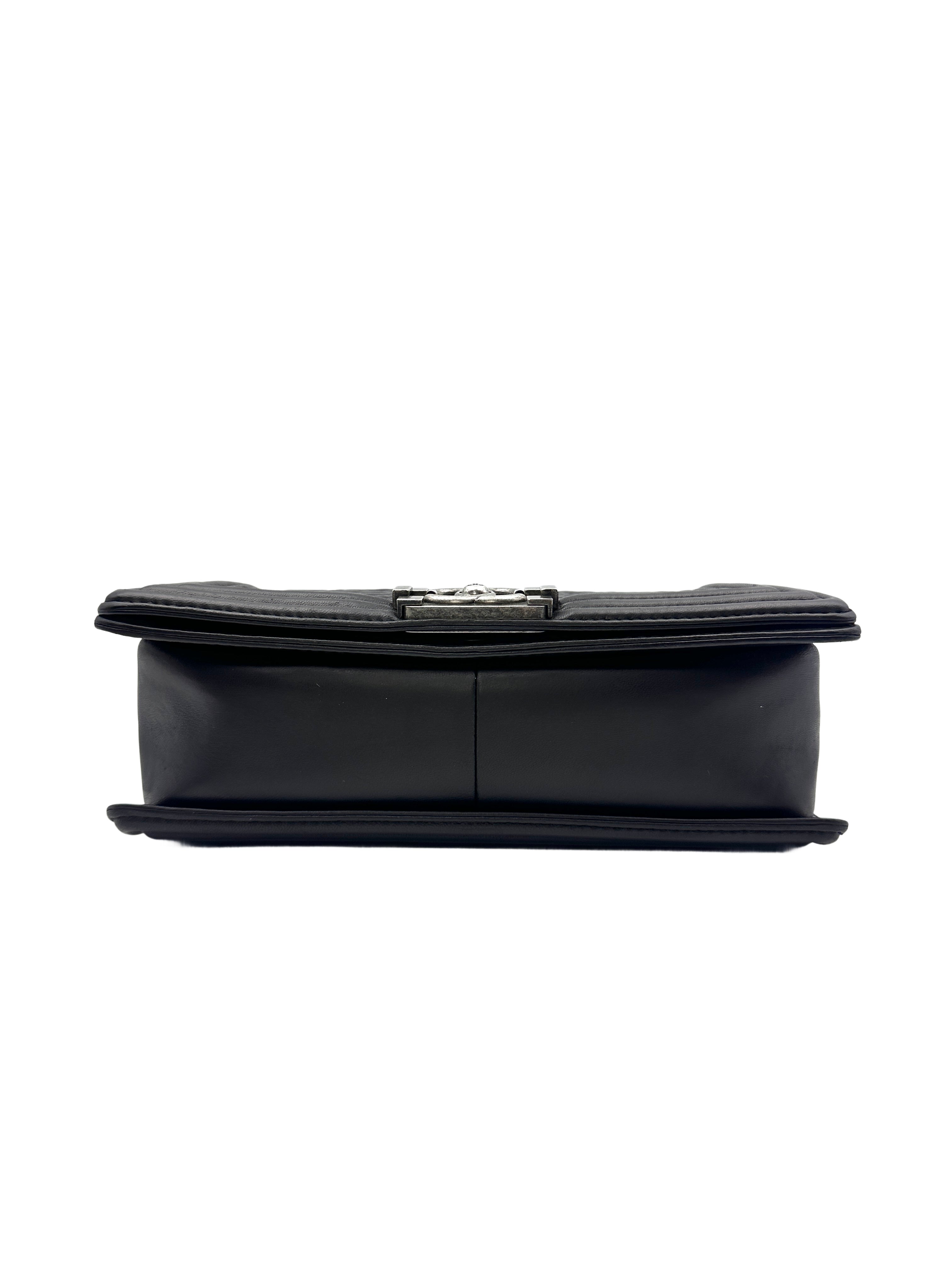Chanel Limited Edition Small Quilted V-Stitch Black Lambskin LeBoy Bag(21***52) CC1006