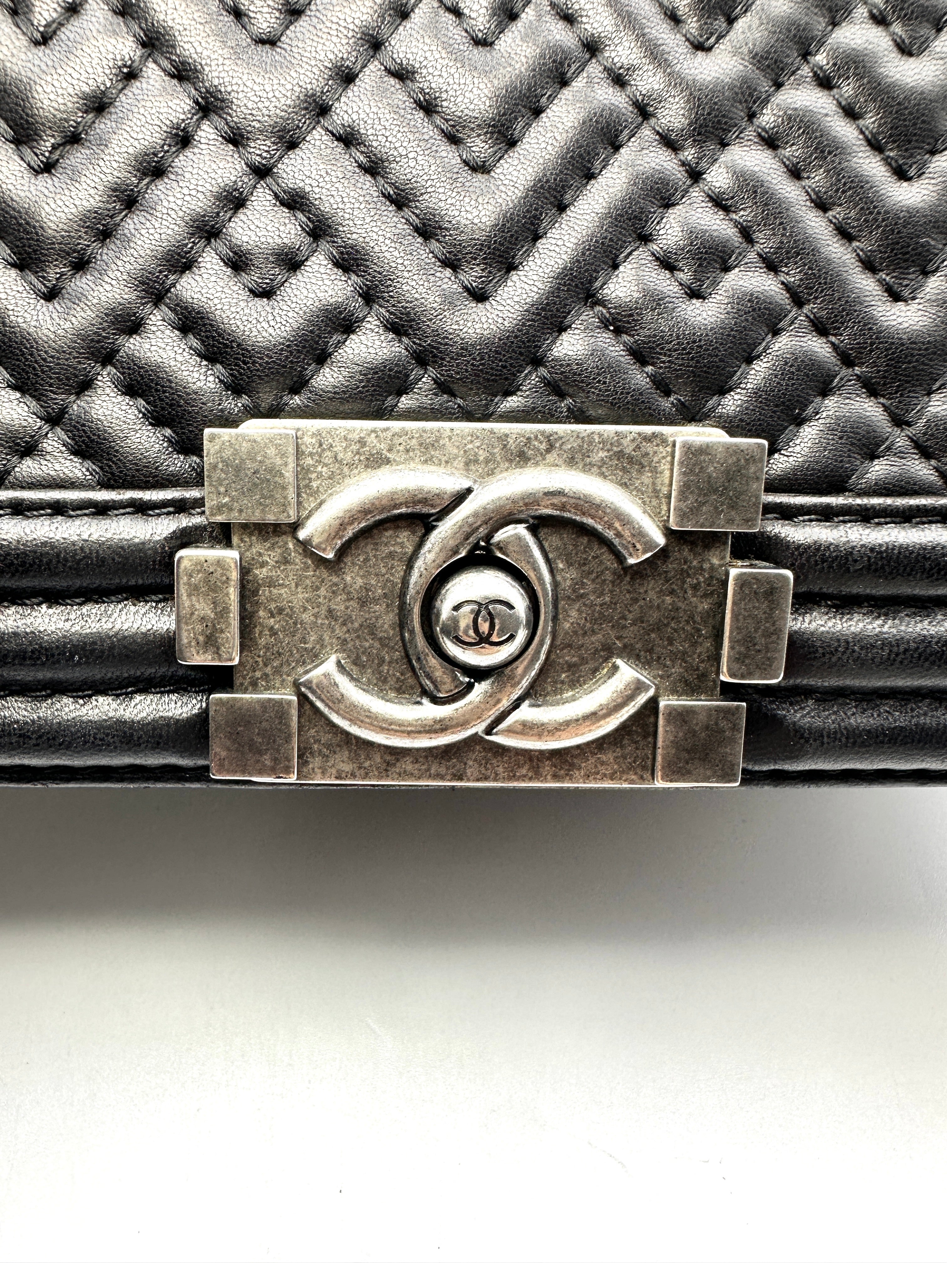 Chanel Limited Edition Small Quilted V-Stitch Black Lambskin LeBoy Bag(21***52) CC1006