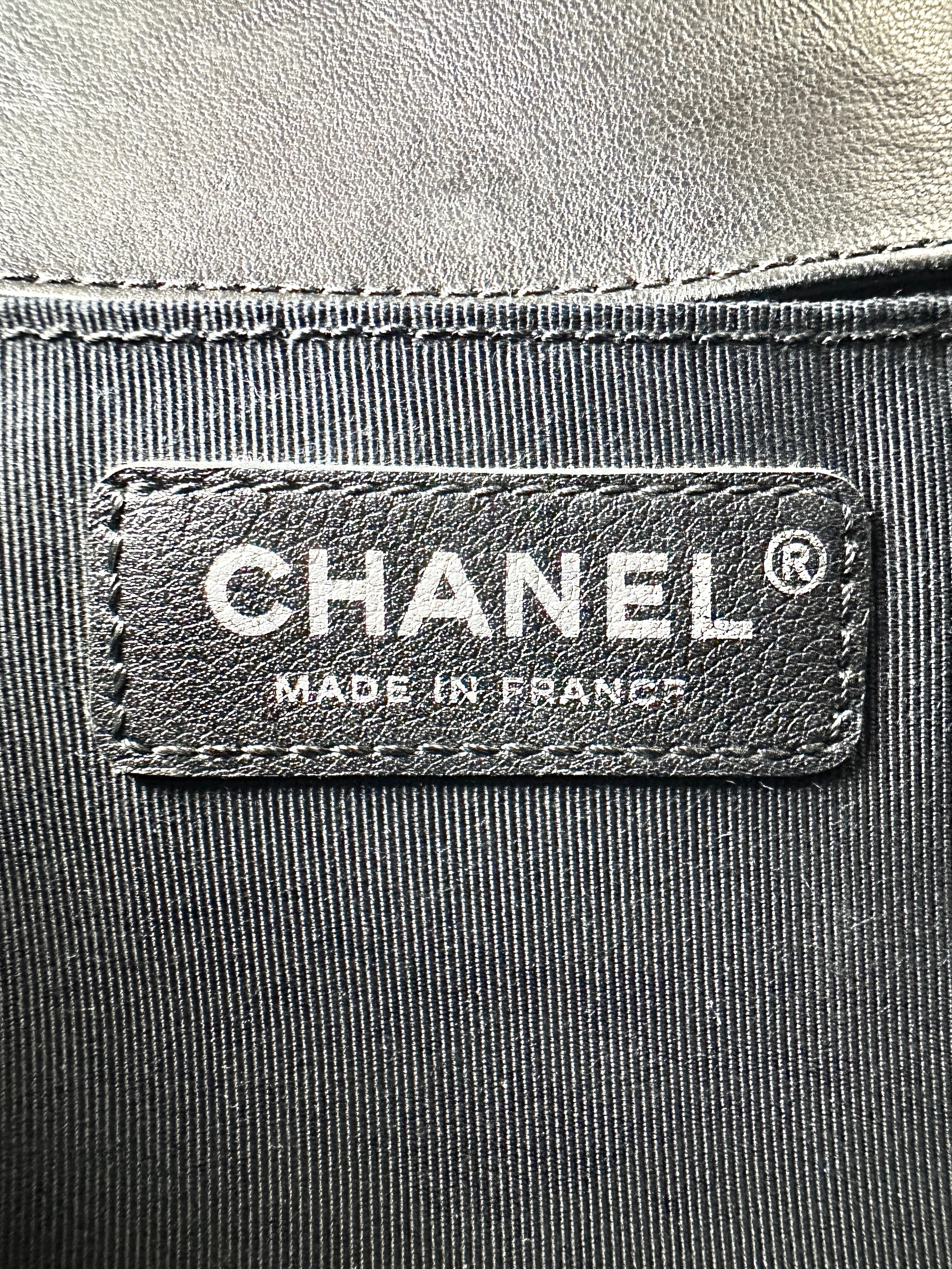 Chanel Limited Edition Small Quilted V-Stitch Black Lambskin LeBoy Bag(21***52) CC1006