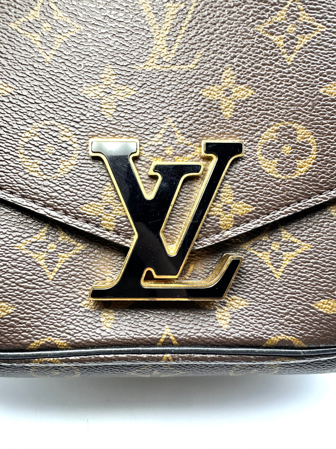 Louis Vuitton Classic Monogram Passy Shoulder Bag with Chain Strap Brown LV1437