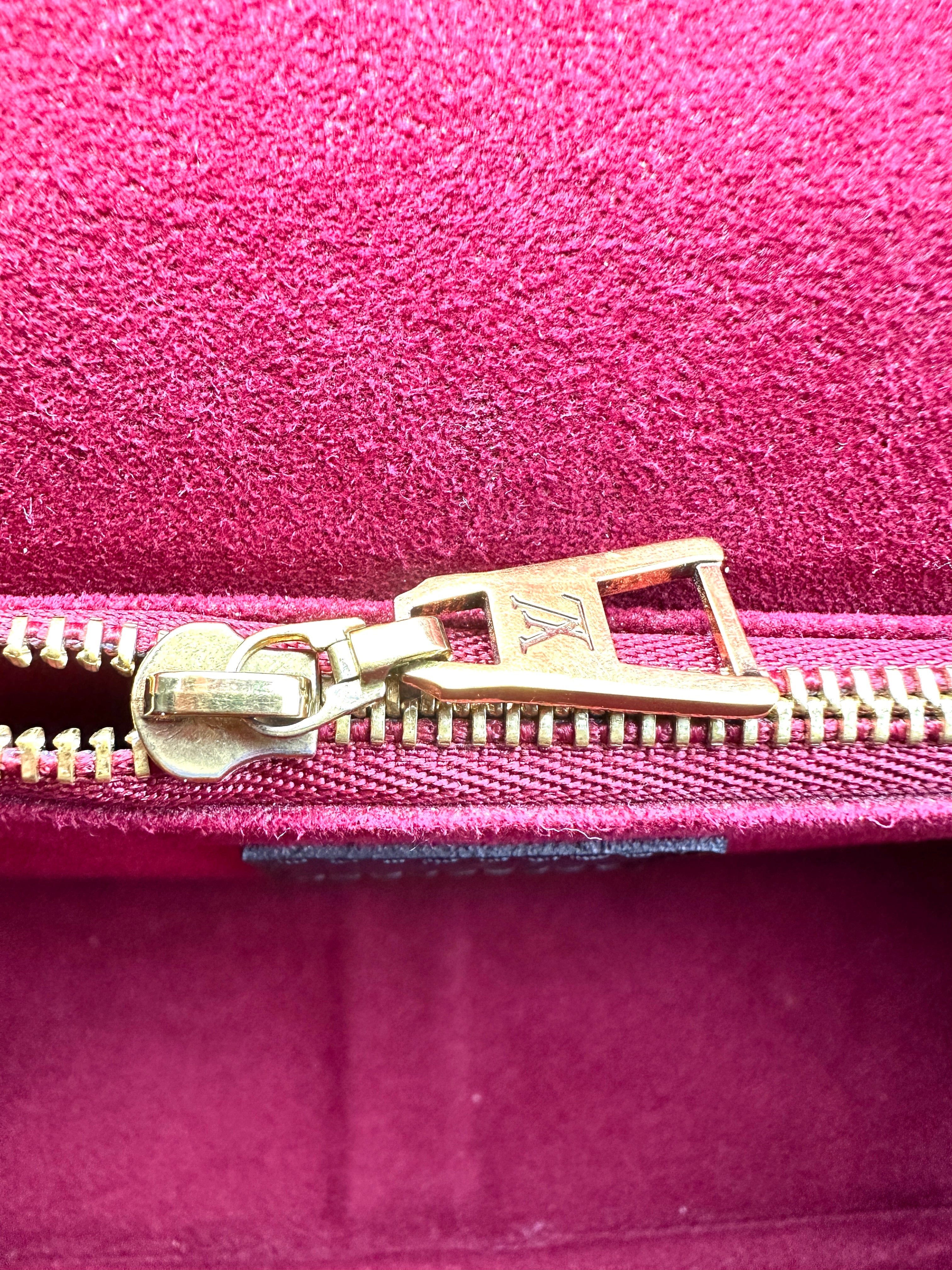 Louis Vuitton Classic Monogram Passy Shoulder Bag with Chain Strap Brown LV1437