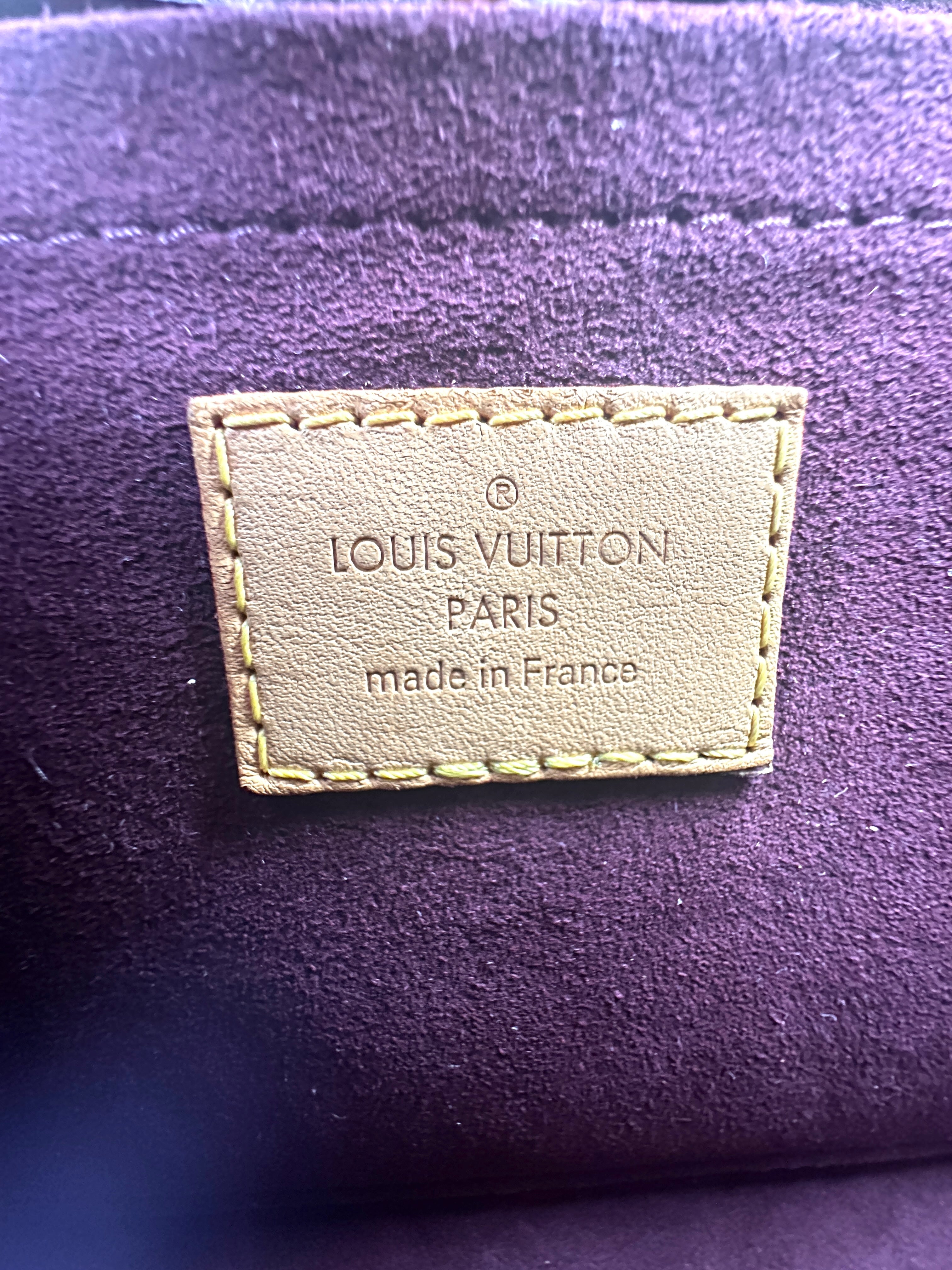 Louis Vuitton Twist MM Epi Leather Handbags LV1542