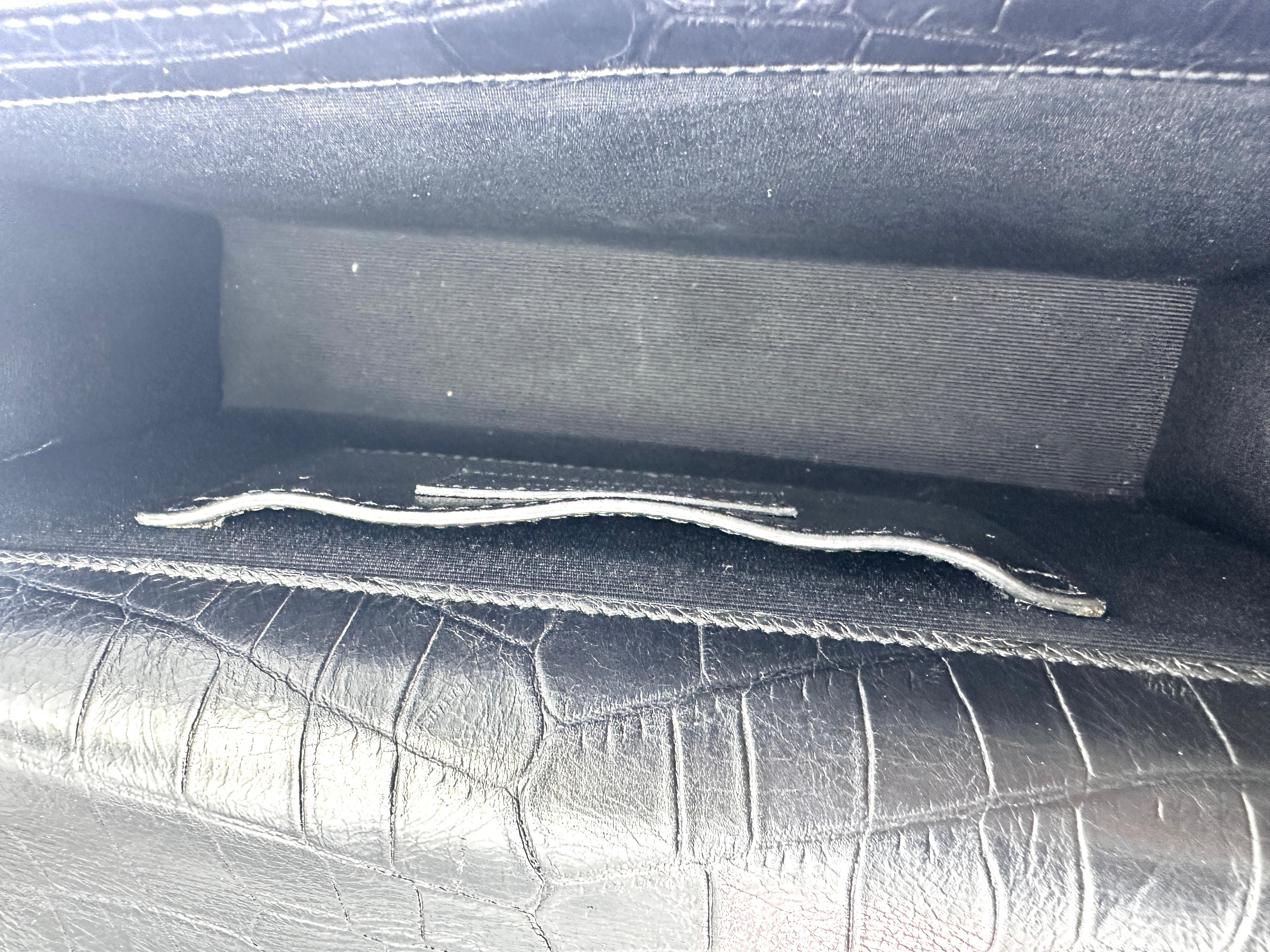 Saint Laurent Calfskin Crocodile Embossed Leather Medium Kate  Tassel Chain Shoulder Bag G009