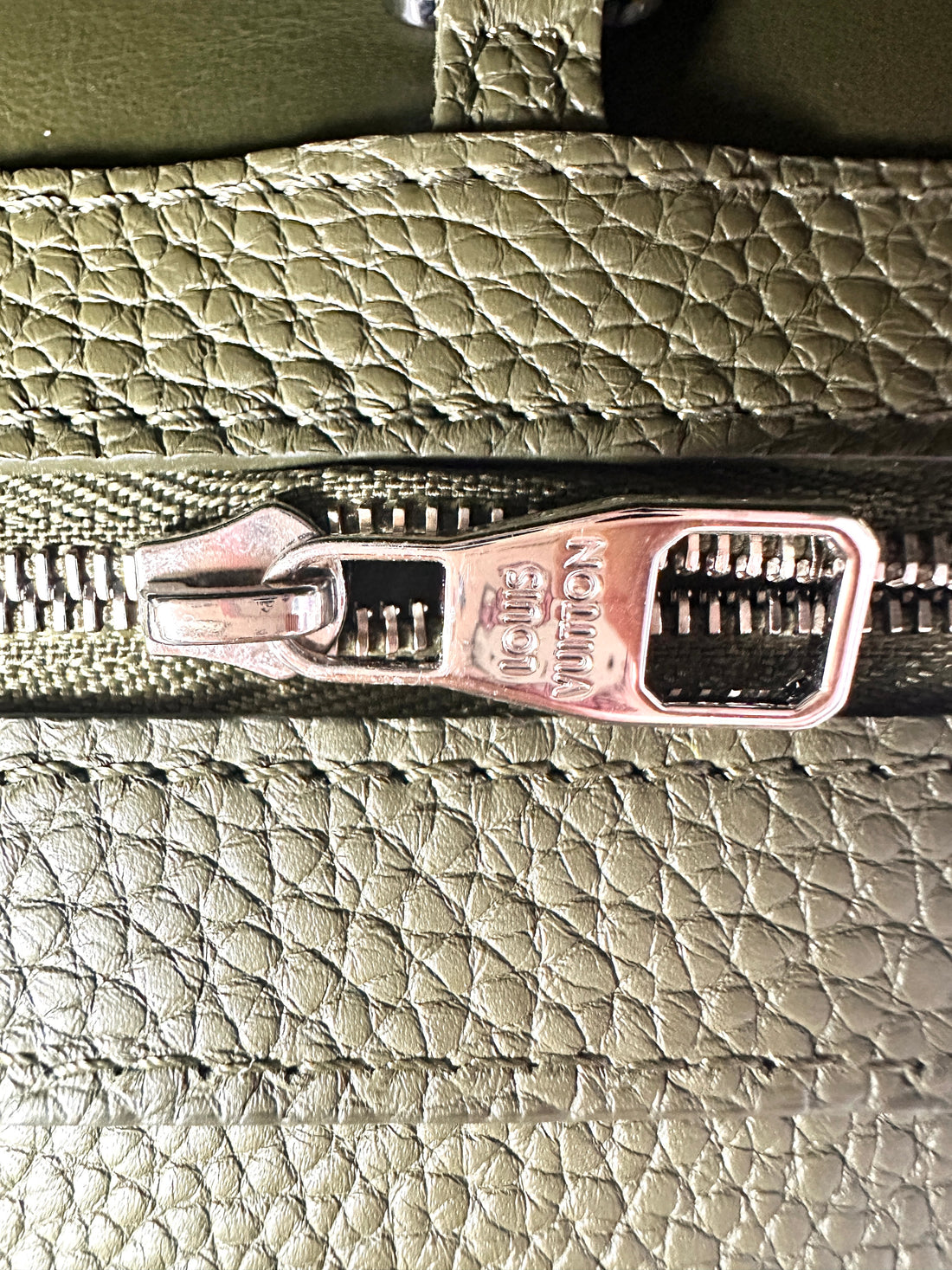 Louis Vuitton  Capucines Taurillon Olive Green MM Bag G016