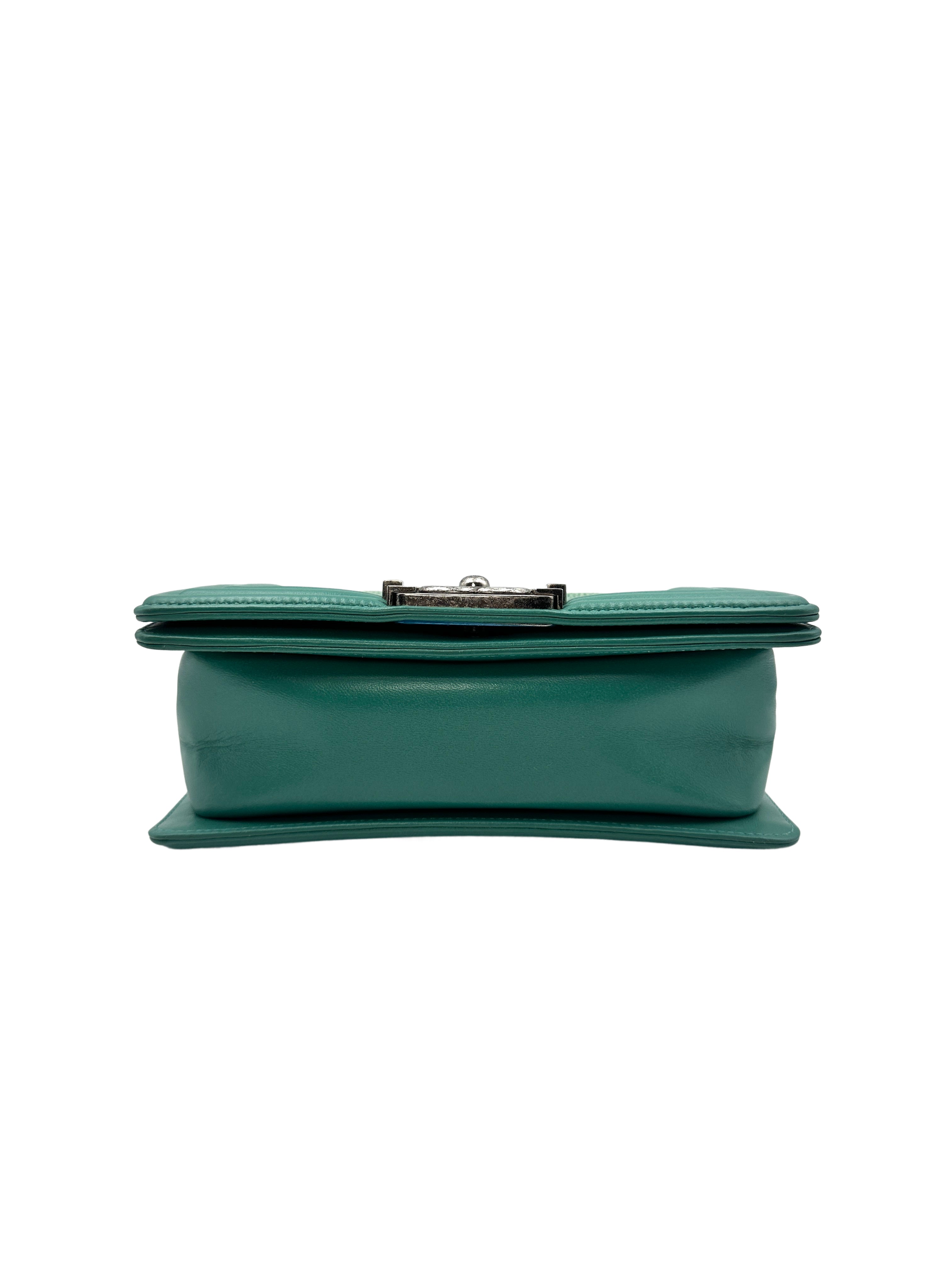 Chanel Green Stingray &Lambskin   Small Boy Flap Bag (20***85) G020