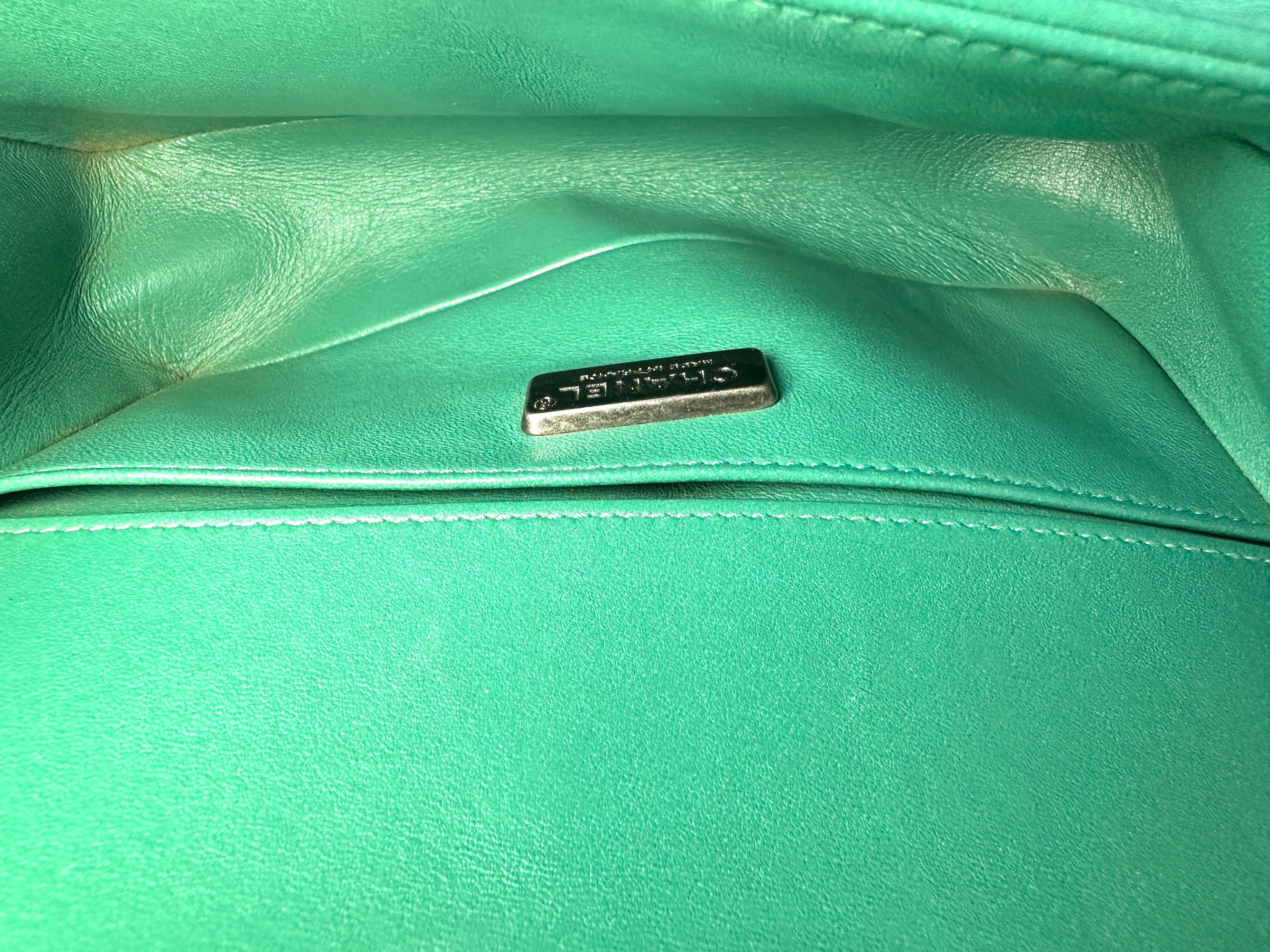 Chanel Green Stingray &Lambskin   Small Boy Flap Bag (20***85) G020