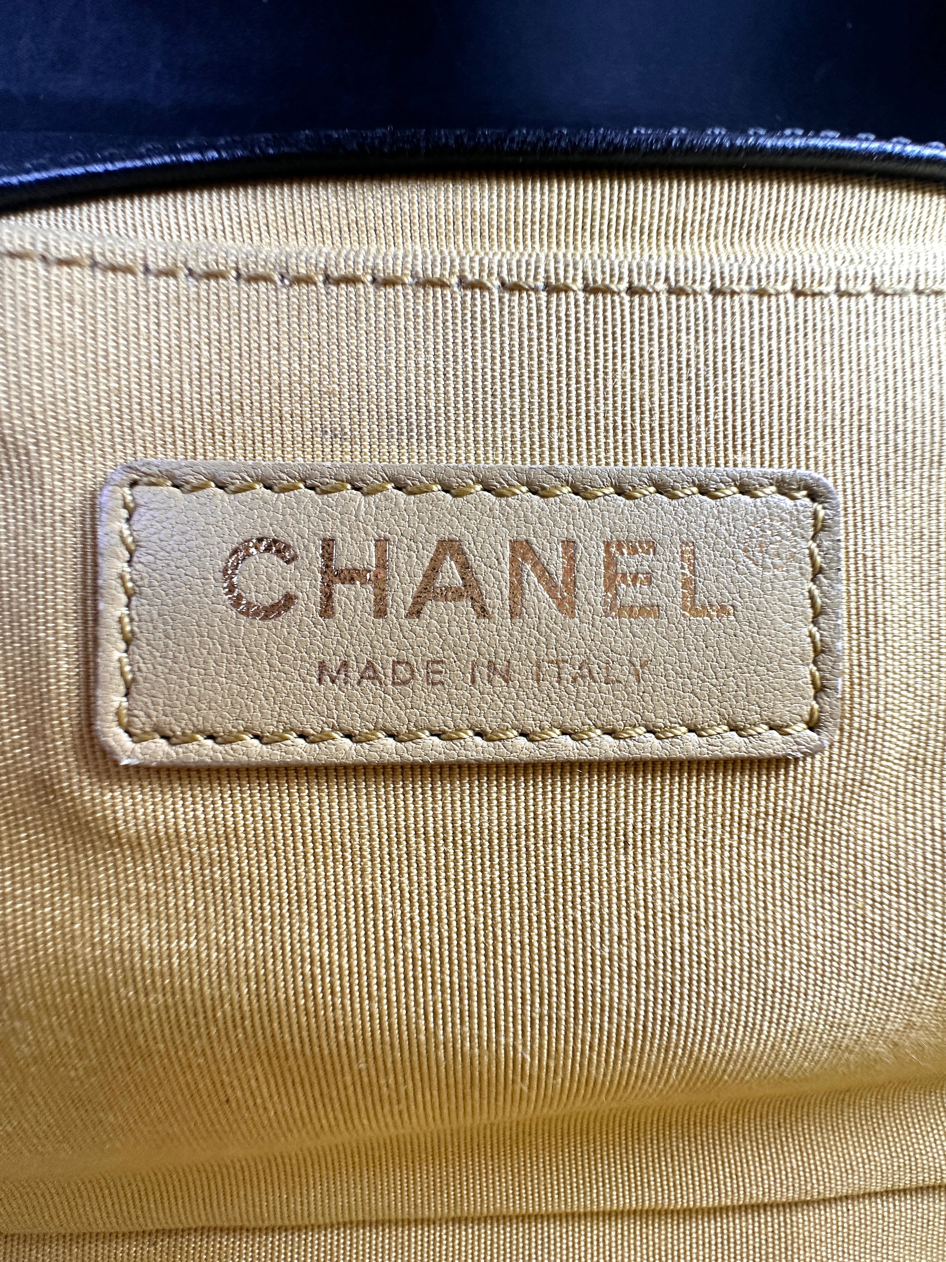 Chanel Boy Studded Handle Medium Black Flap Bag(24***17) G018