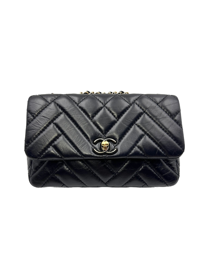 Chanel Black Lambskin Flap Bag (28***40) CC1084