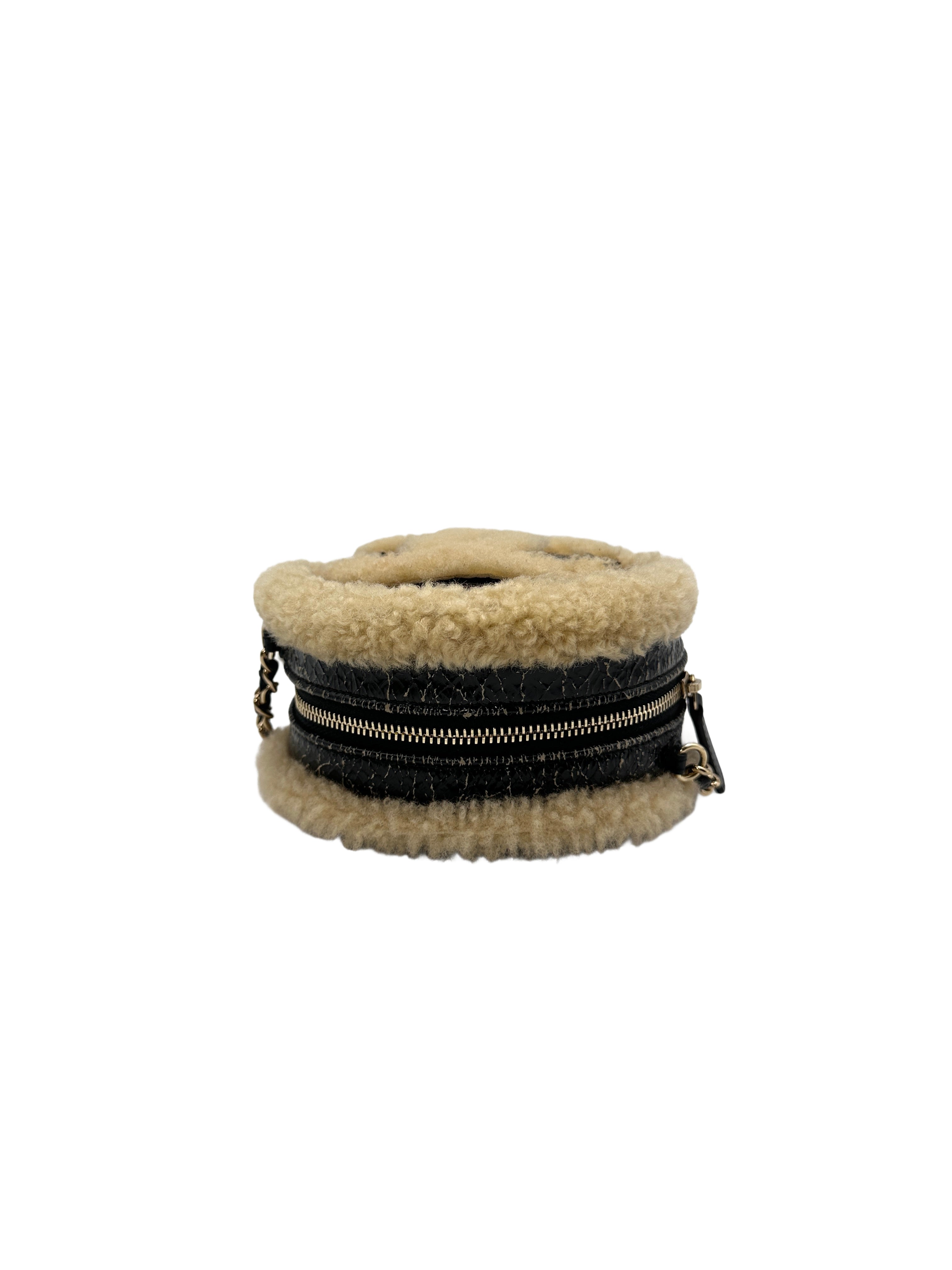 Chanel Black Shiny Crumpled Sheepskin Shearling Round Cluch Bag with Chain(28***44) CC1085