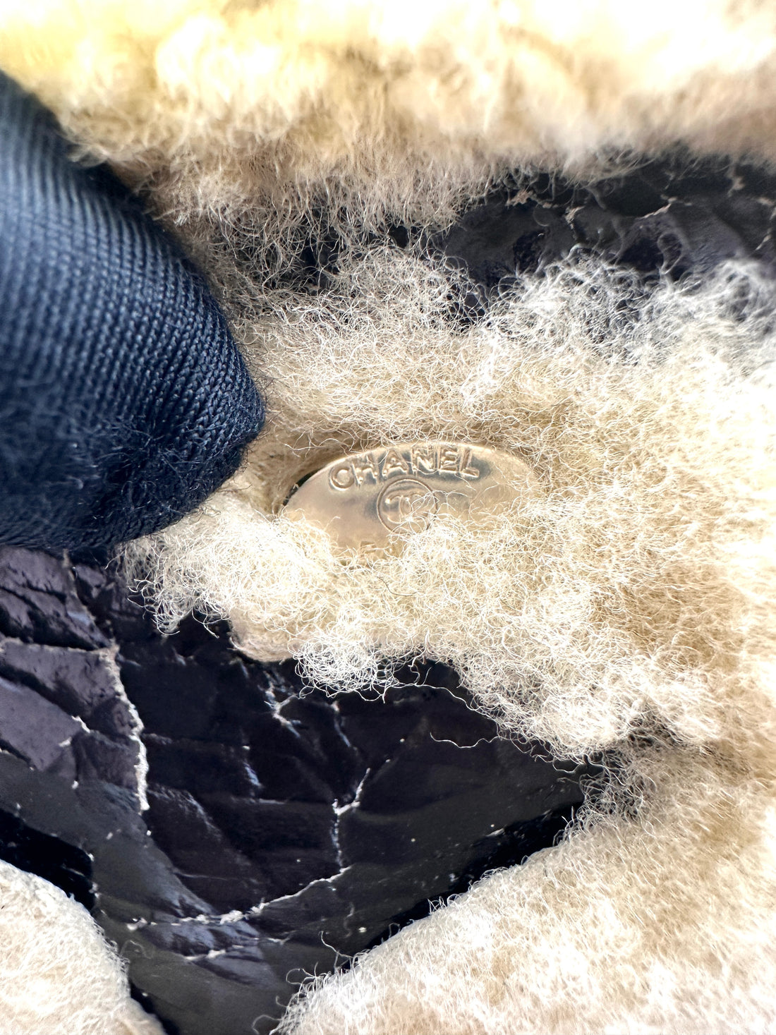 Chanel Black Shiny Crumpled Sheepskin Shearling Round Cluch Bag with Chain(28***44) CC1085