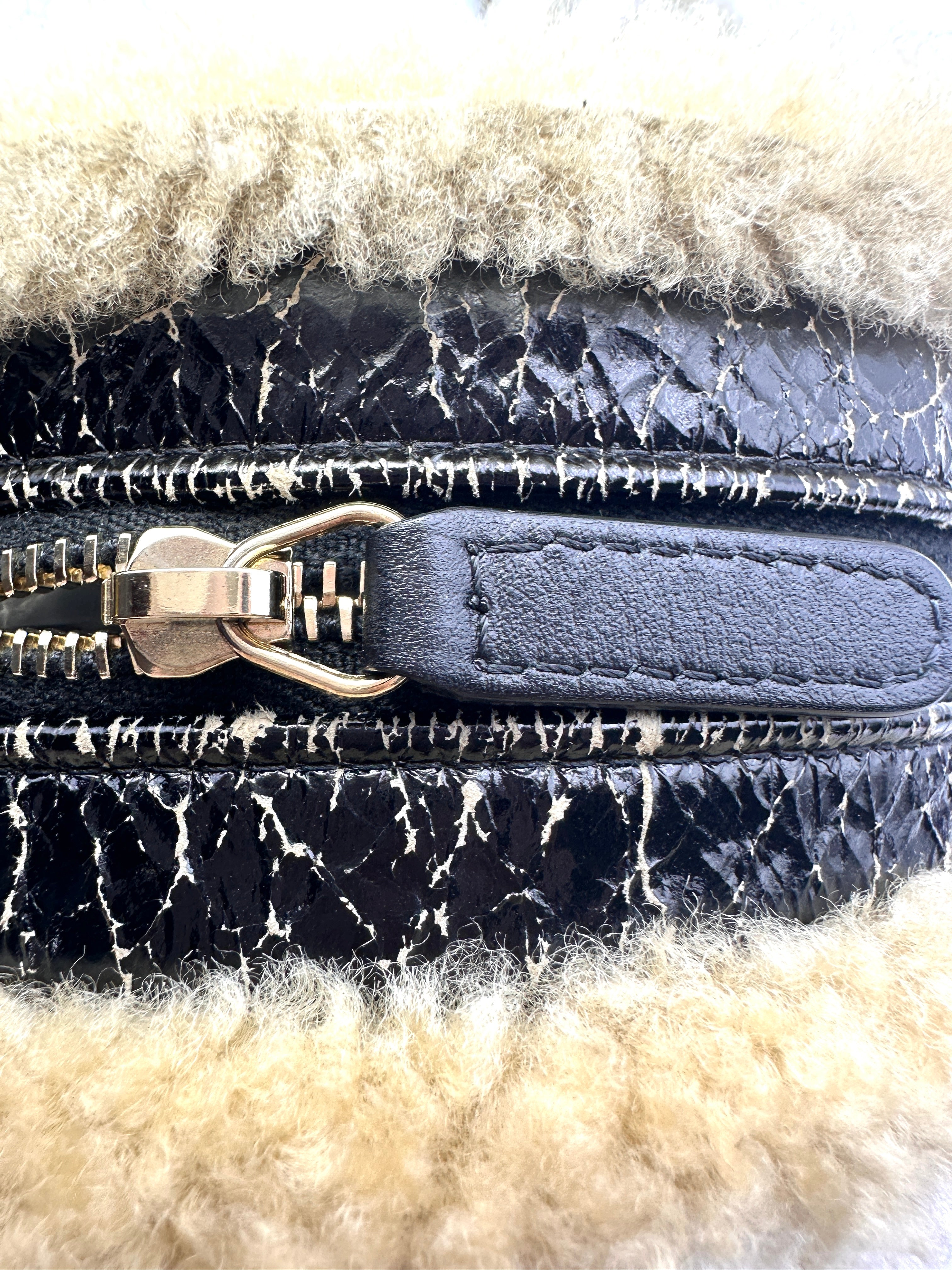 Chanel Black Shiny Crumpled Sheepskin Shearling Round Cluch Bag with Chain(28***44) CC1085