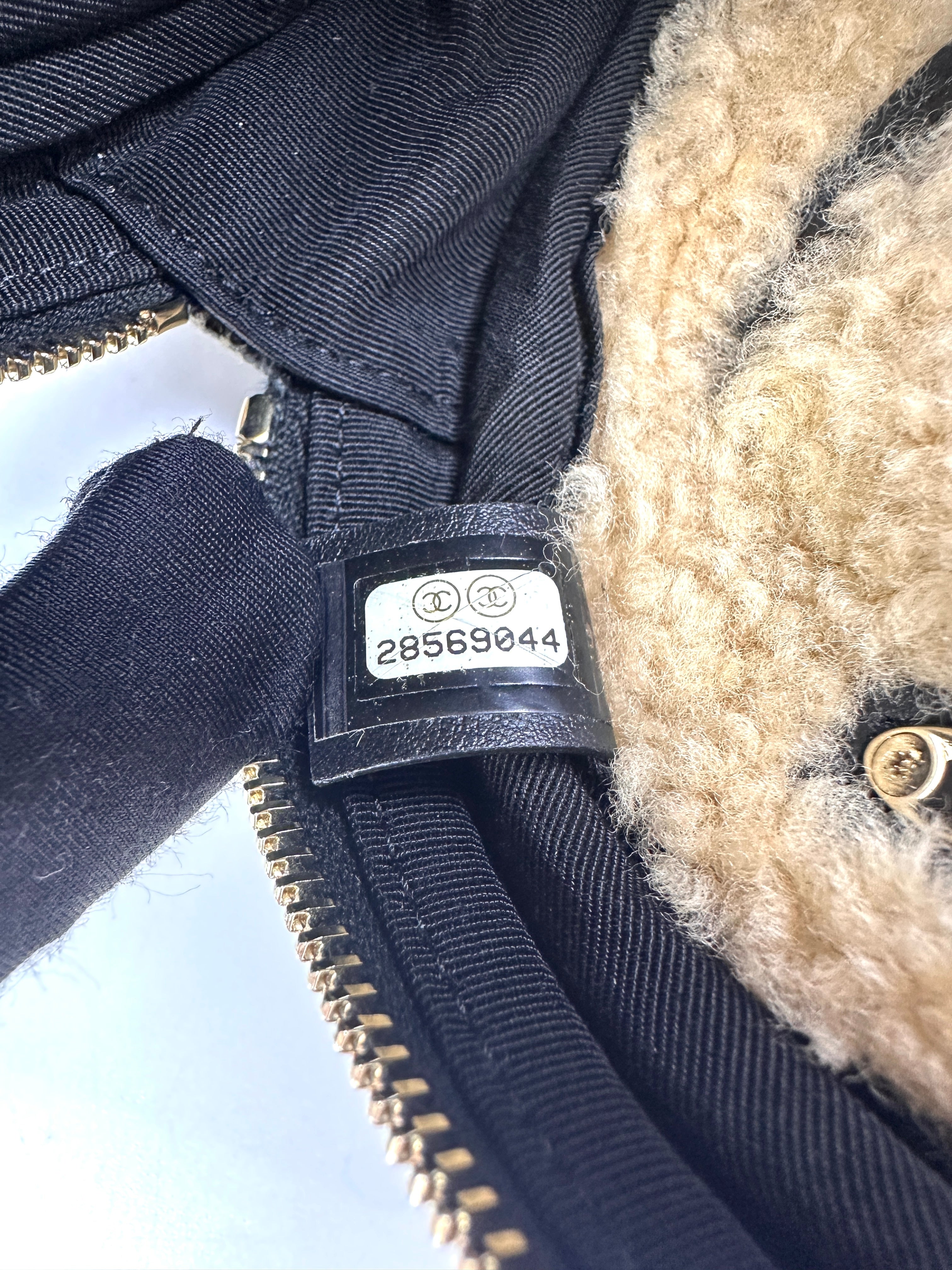Chanel Black Shiny Crumpled Sheepskin Shearling Round Cluch Bag with Chain(28***44) CC1085