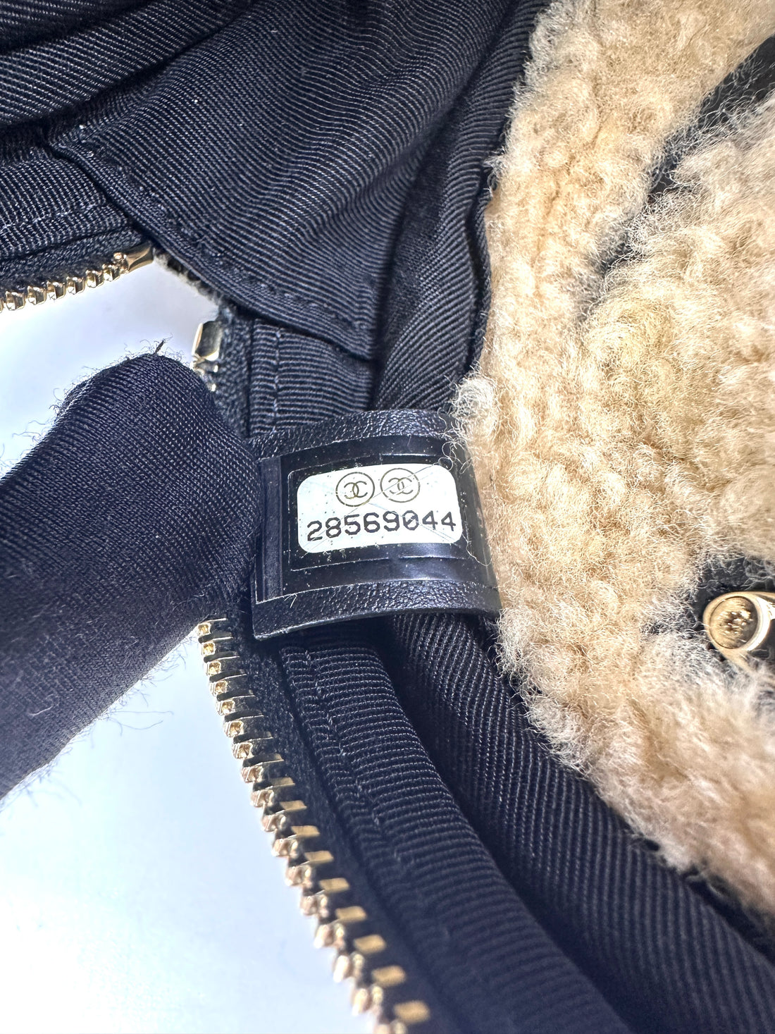 Chanel Black Shiny Crumpled Sheepskin Shearling Round Cluch Bag with Chain(28***44) CC1085