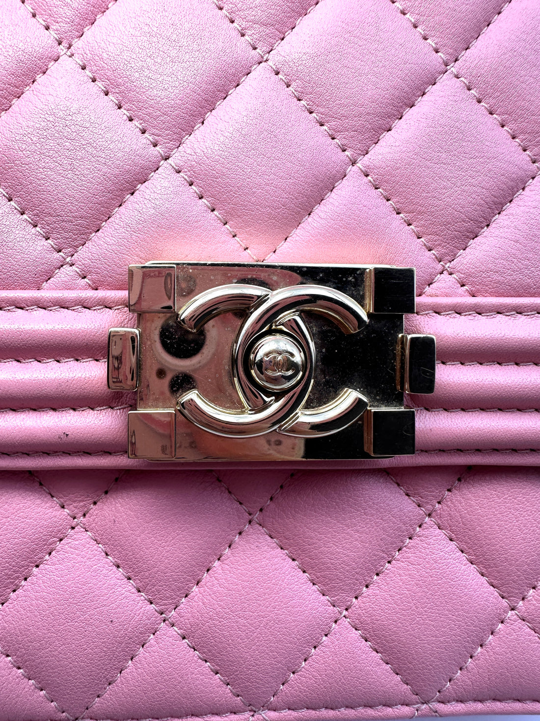 Chanel Pink Quilted Caviar Leather North South Vertical Boy Bag with Gold Buckle(27***26) CC1086