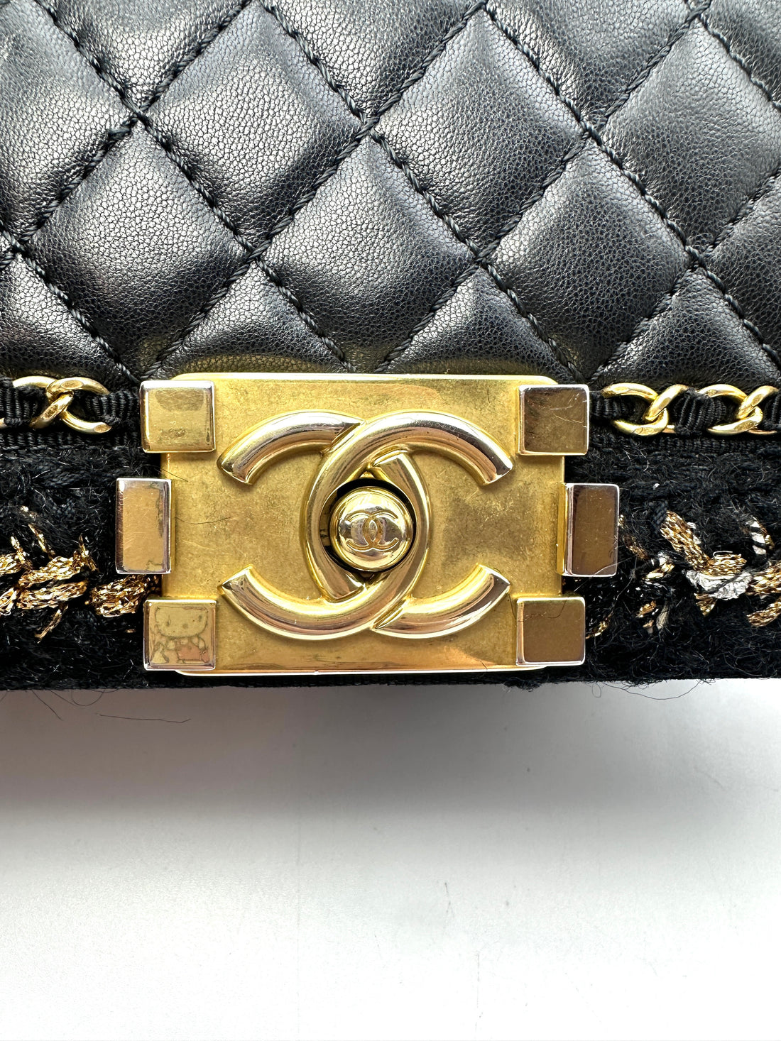 Chanel  Small Size Lambskin Tweed Jacket Boy Chain Shoulder Bag Black with Gold Hardware (23***57）CC1081