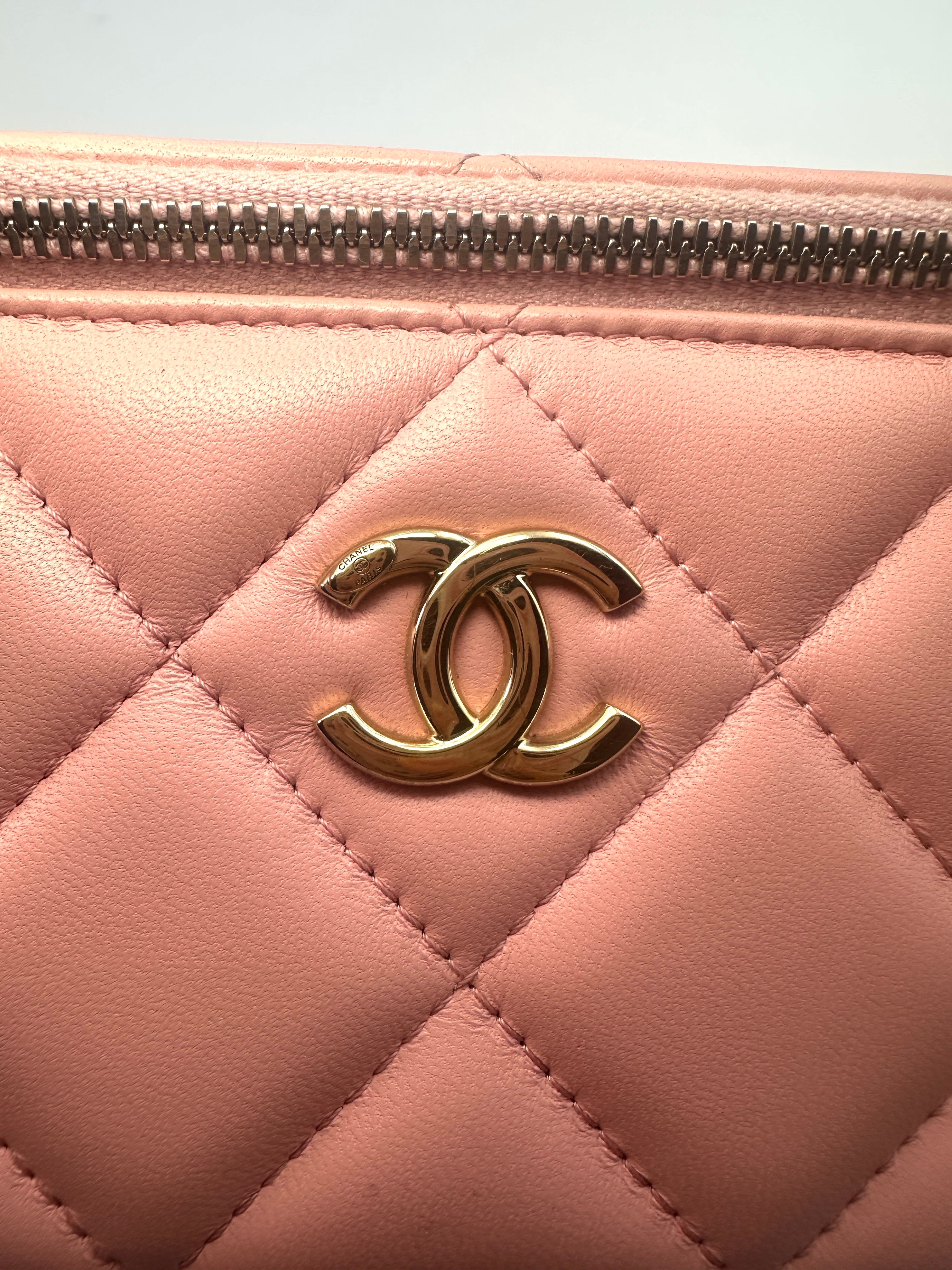 Chanel Pink Lambskin Vanity Case with Chain Bag(31***53) CC1118