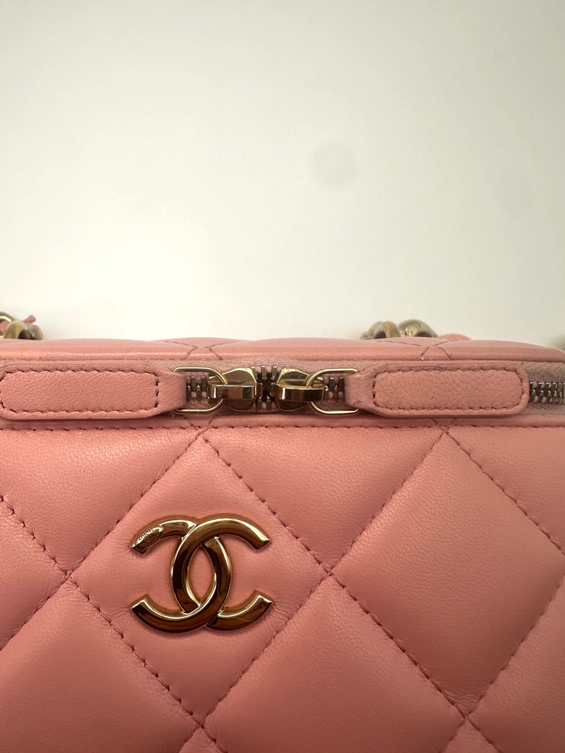 Chanel Pink Lambskin Vanity Case with Chain Bag(31***53) CC1118