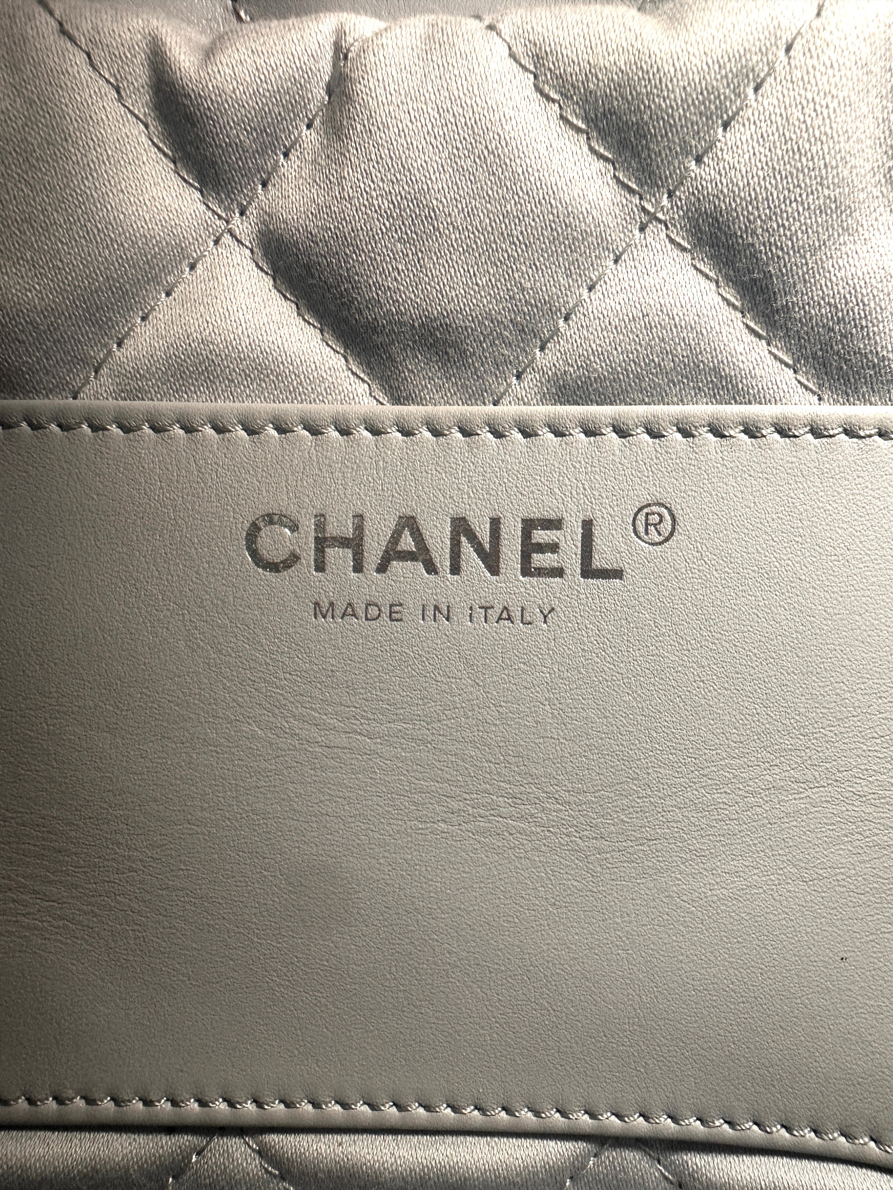 Chanel Grey Quilted Leather Mini 22 Chic Trash Bag (U6***A4) CC1115