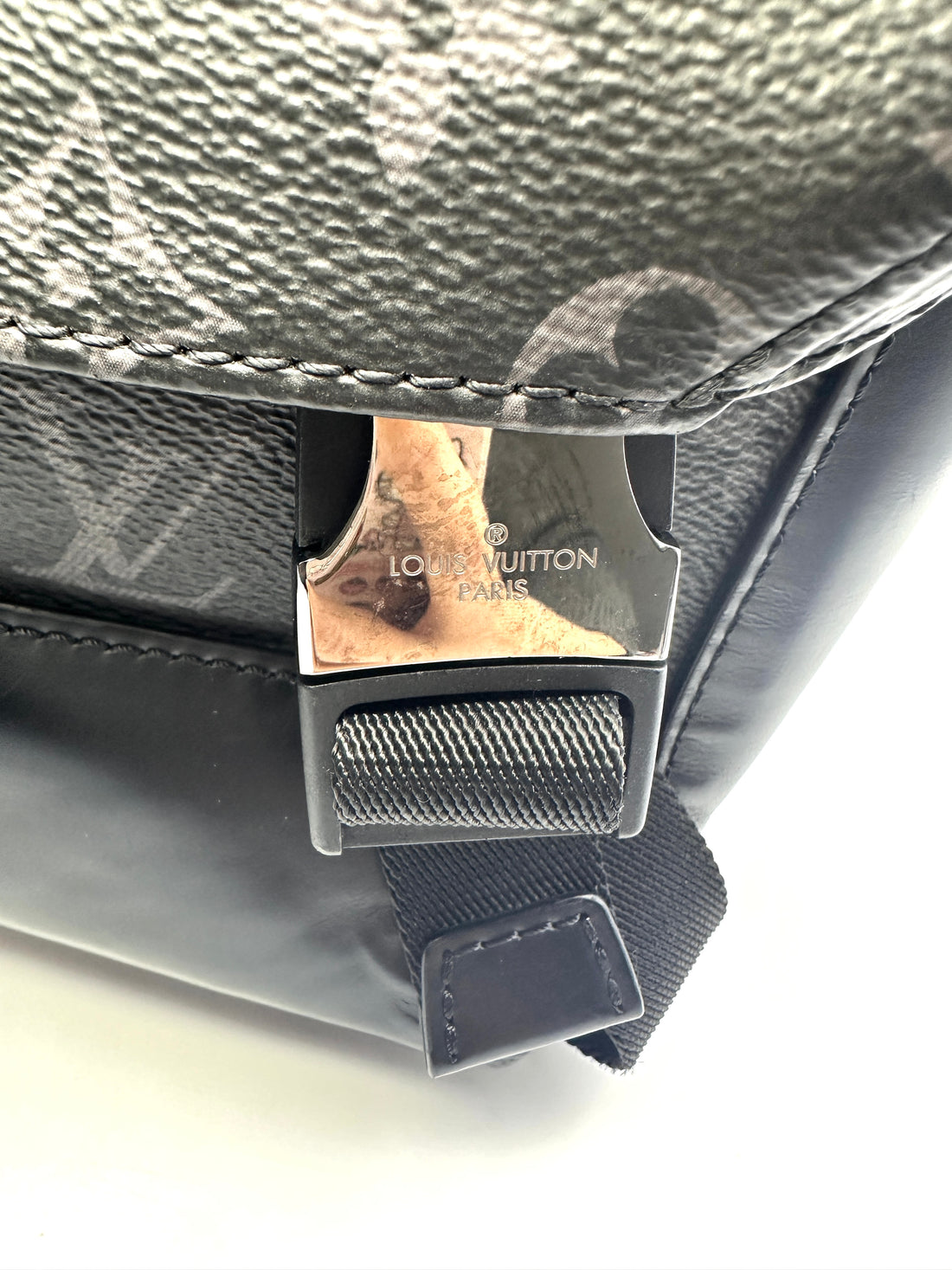 Louis Vuitton Monogram Eclipse Messenger Voyage PM Bag LV1670