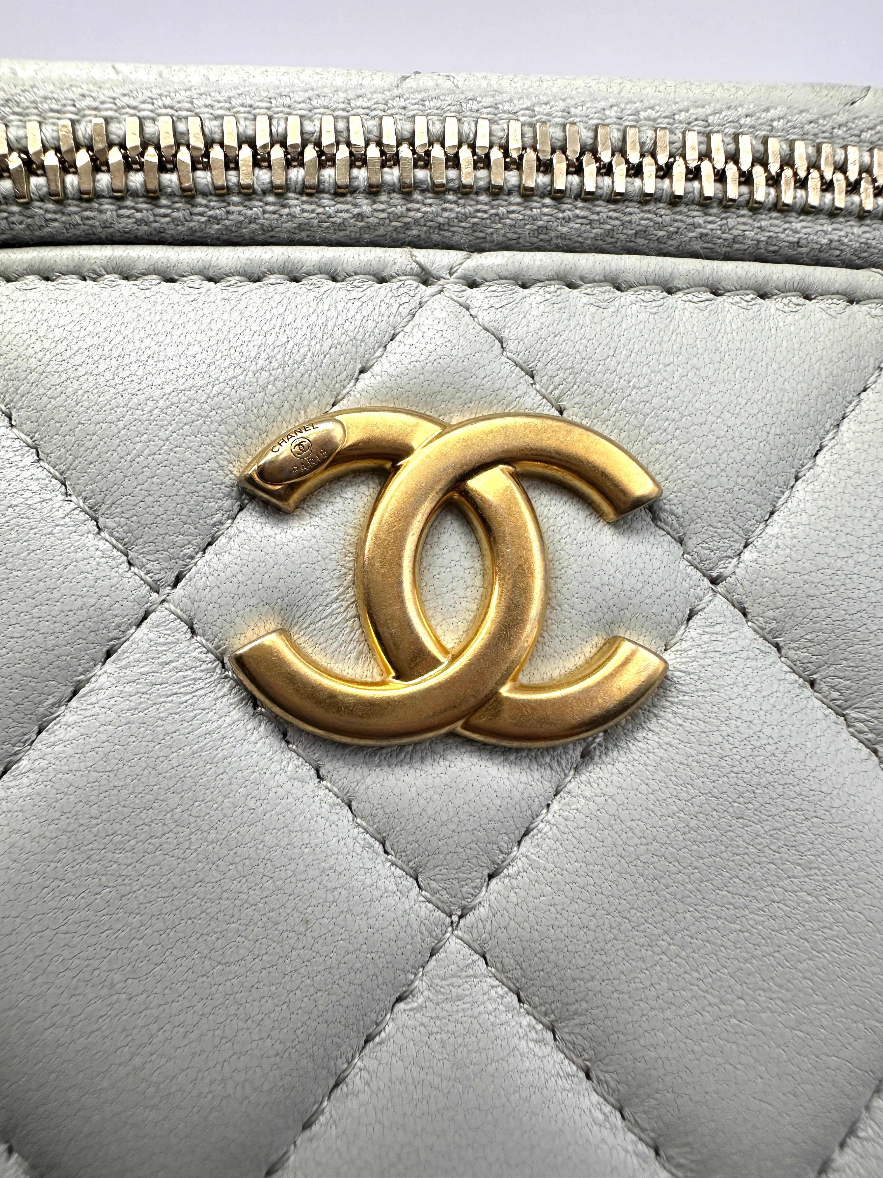 Chanel Mini Vanity Case with Chain Bag (X7***N7) CC1129