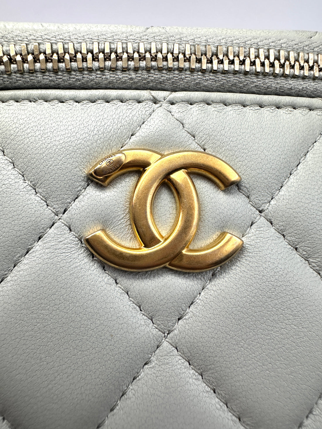 Chanel Mini Vanity Case with Chain Bag (X7***N7) CC1129