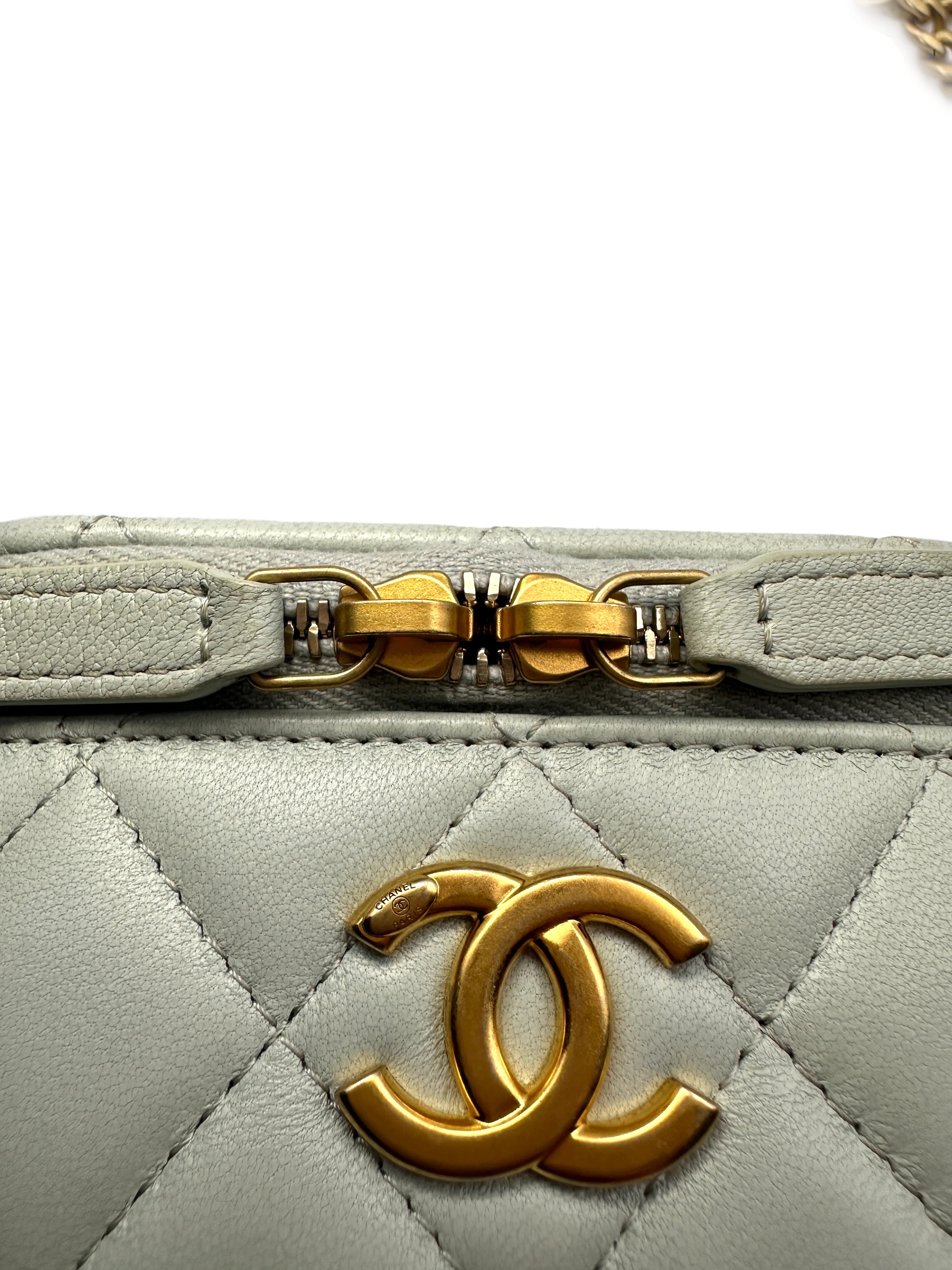 Chanel Mini Vanity Case with Chain Bag (X7***N7) CC1129
